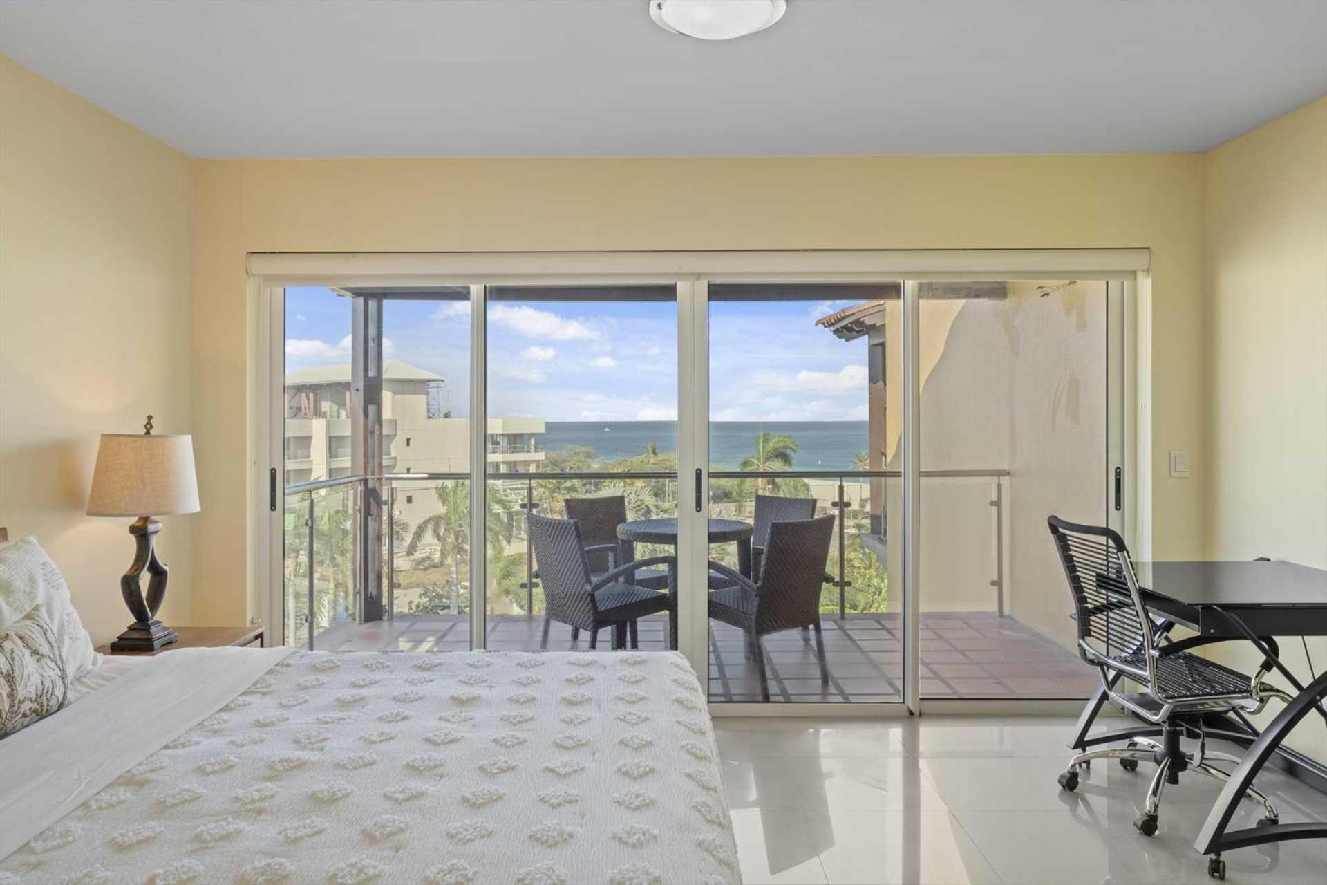 Beachfront -Bella Vista Penthouse 2BR condo - E523