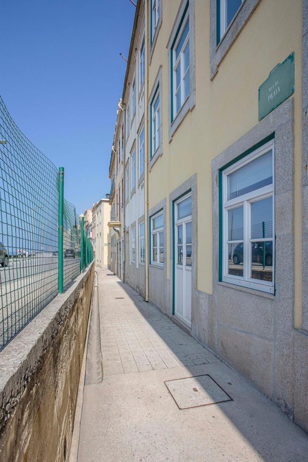 Liiiving in Porto - Modern Coastline Apartment