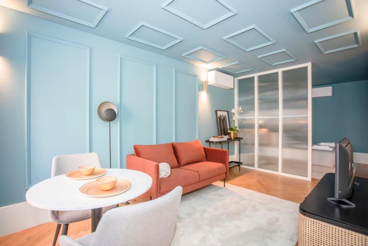 Liiiving in Porto - Ribeira Design Apartment view 4