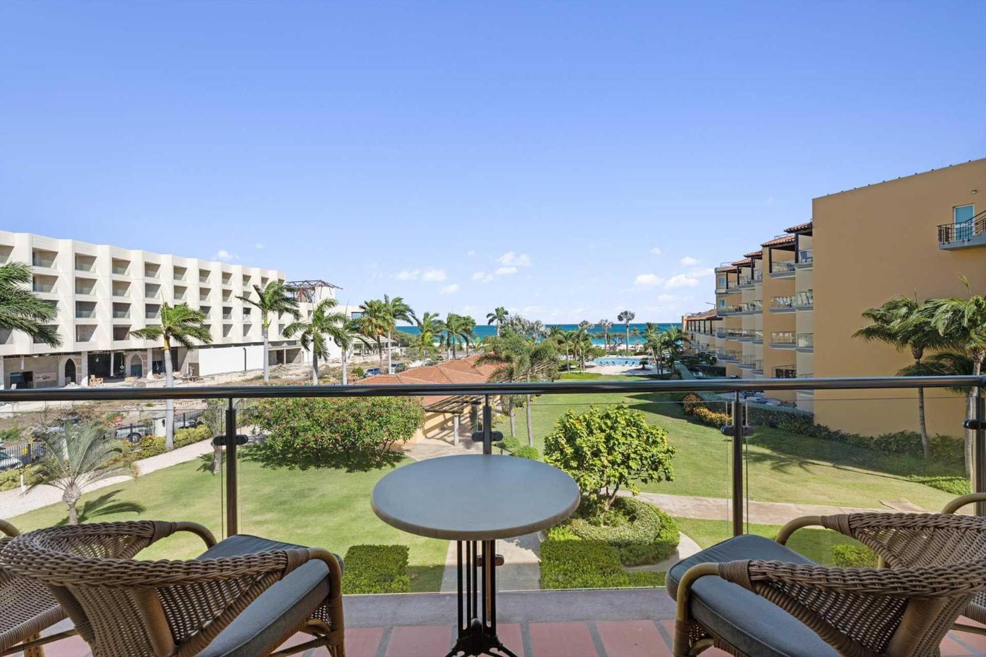 Beachfront - Emerald View 1BR condo - P314