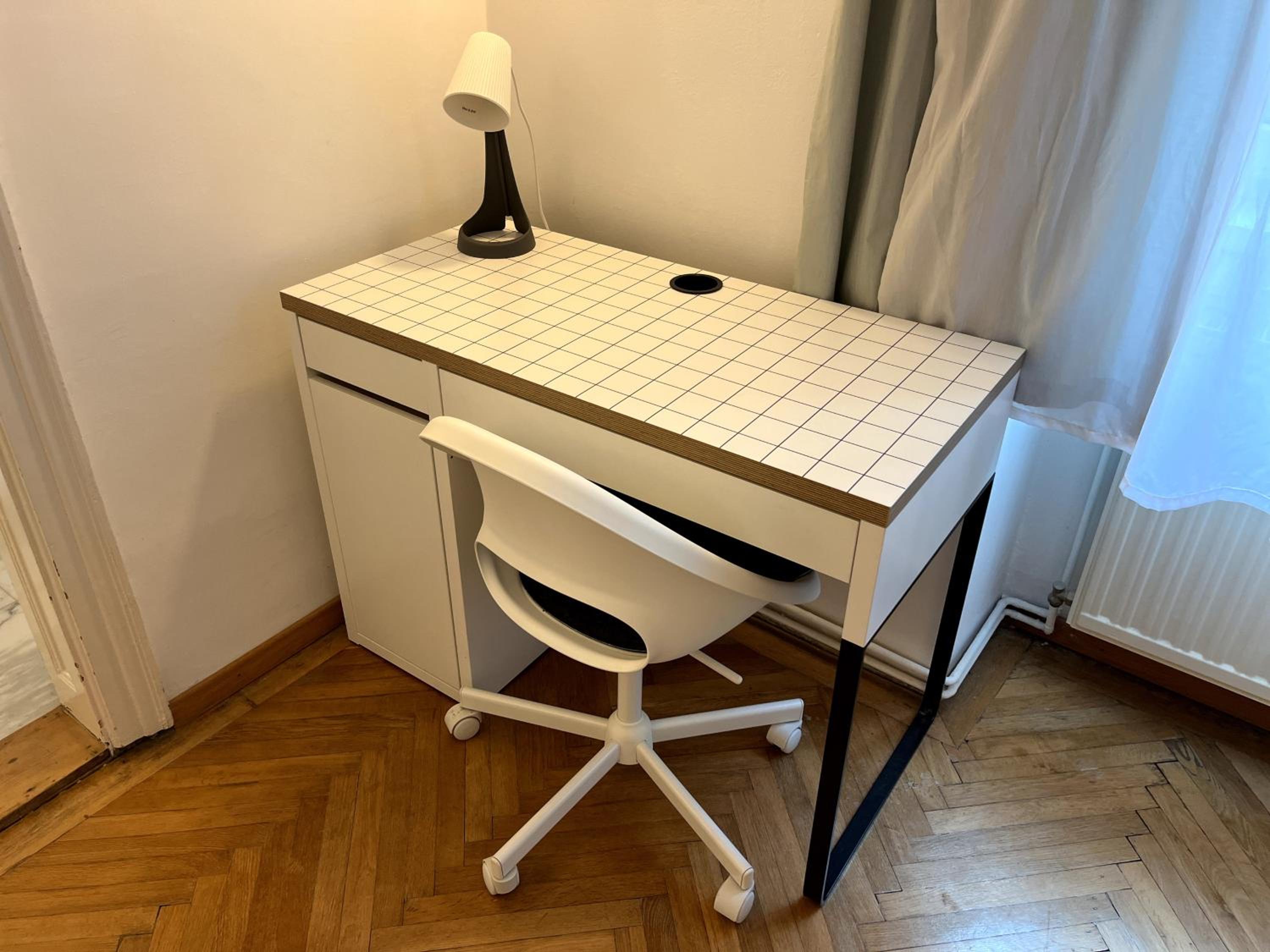 Cozy Two-Bedroom Apartment near Metro - Self Check-in
