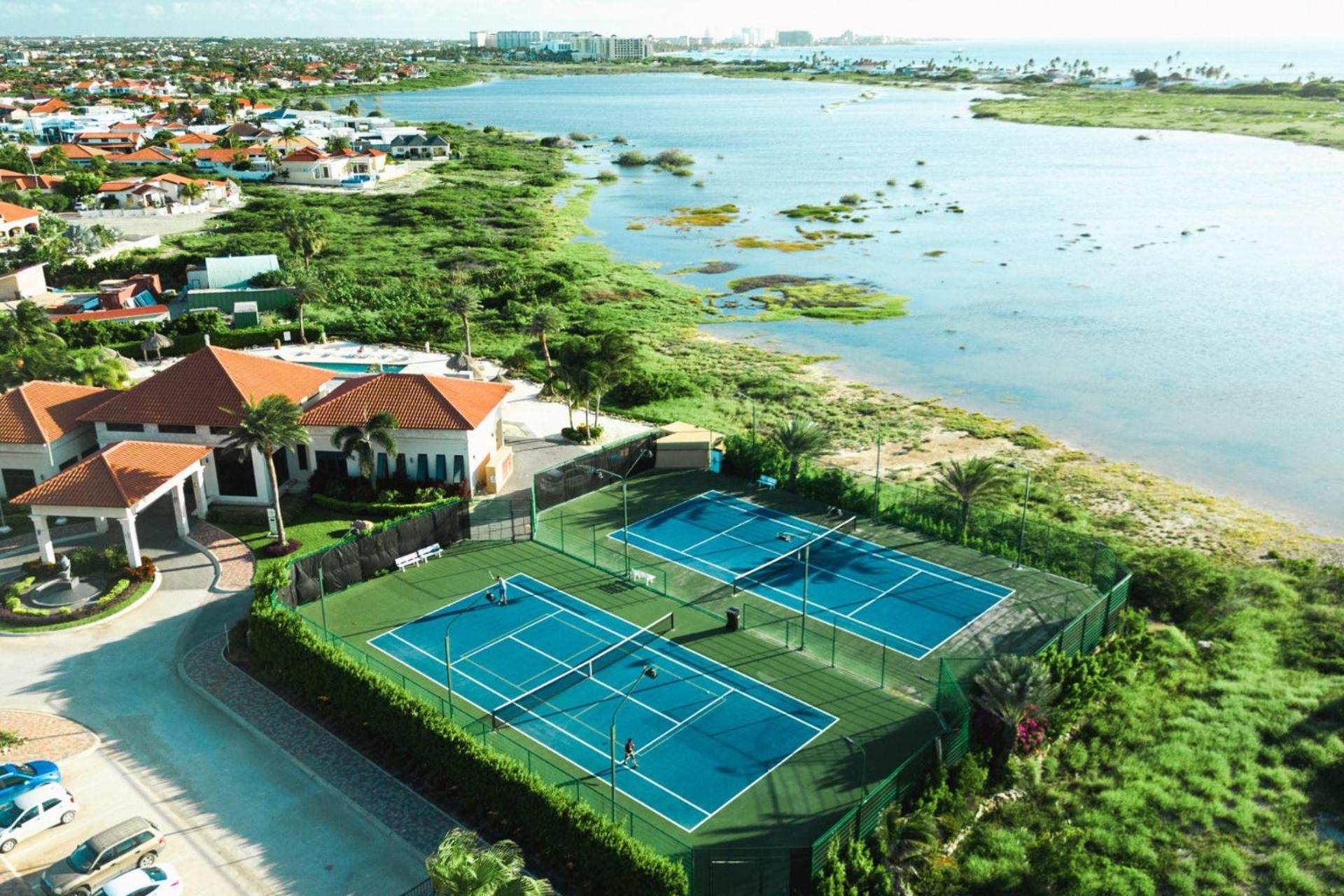 GC125B - Malmok Beach - 2BR condo perfect for families