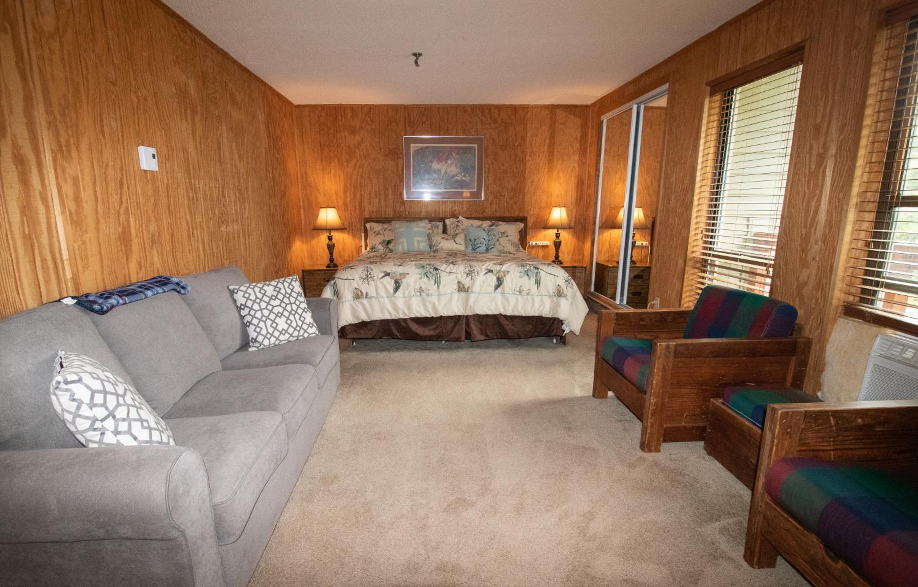 Leatherbark 306A 2BR 1BA Sleep 8 Fireplace WiFi Close to Village and Slopes view 3