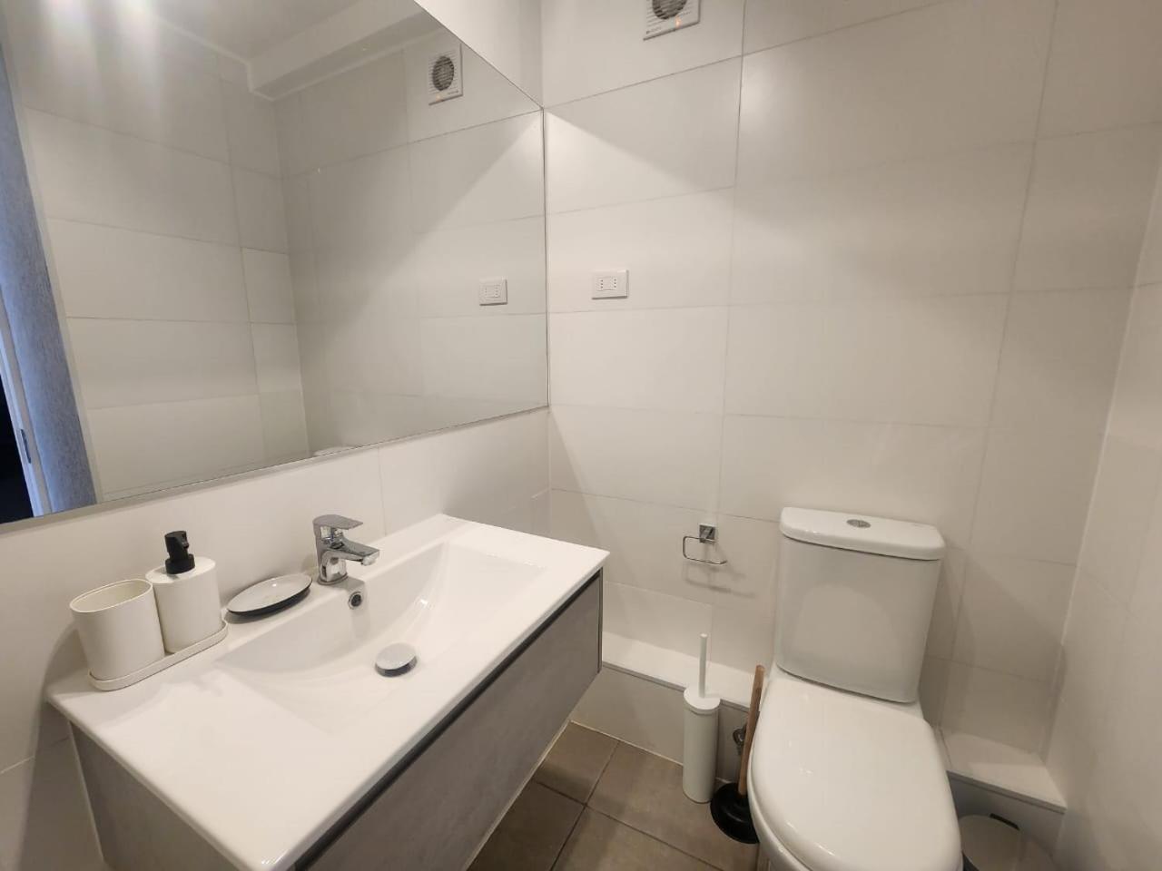 HOM l Parking Piscina Wifi CoWorK Museo Serena