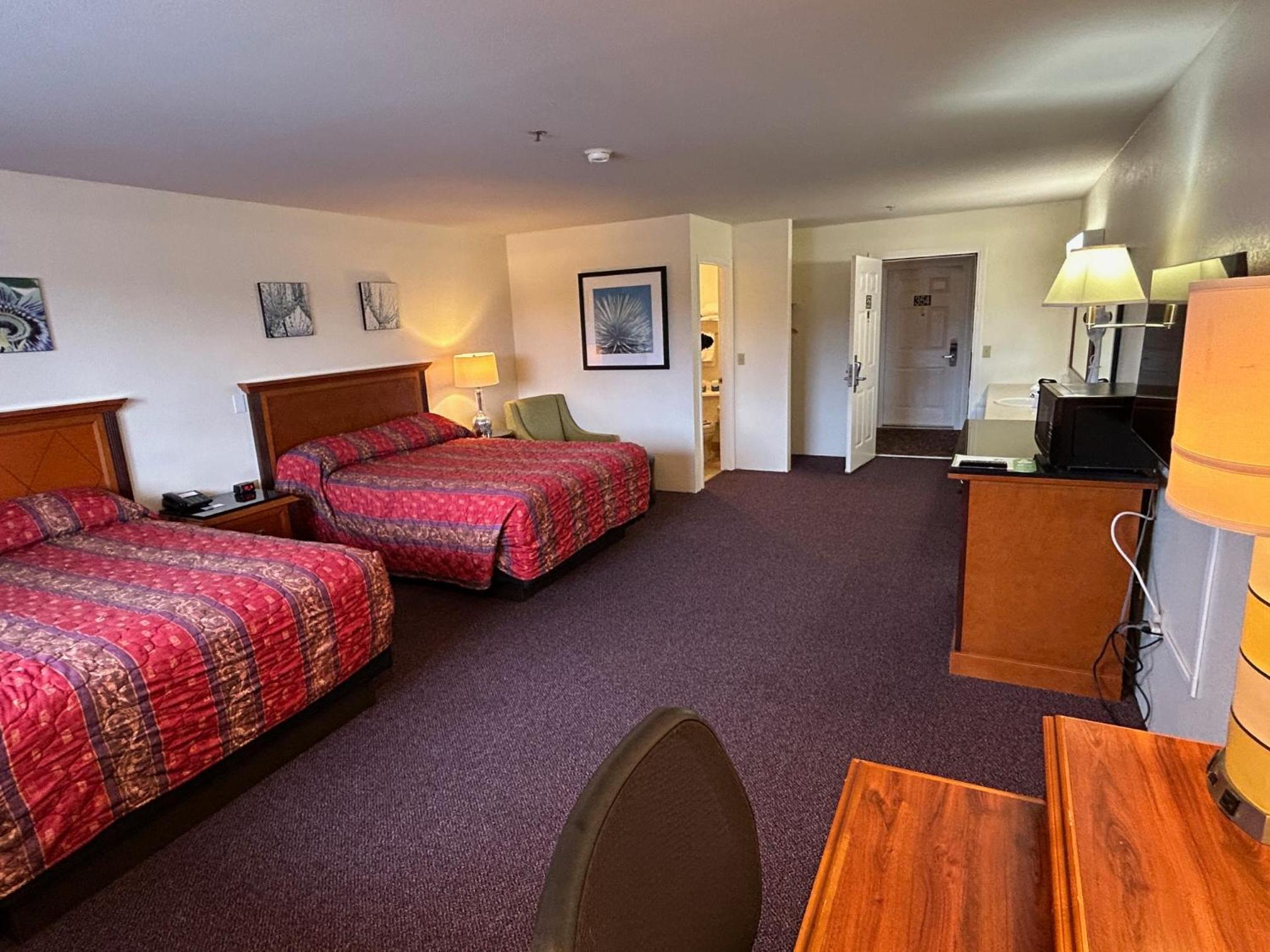 Crescent City Vacations - Bayview Inn - Property Image 11