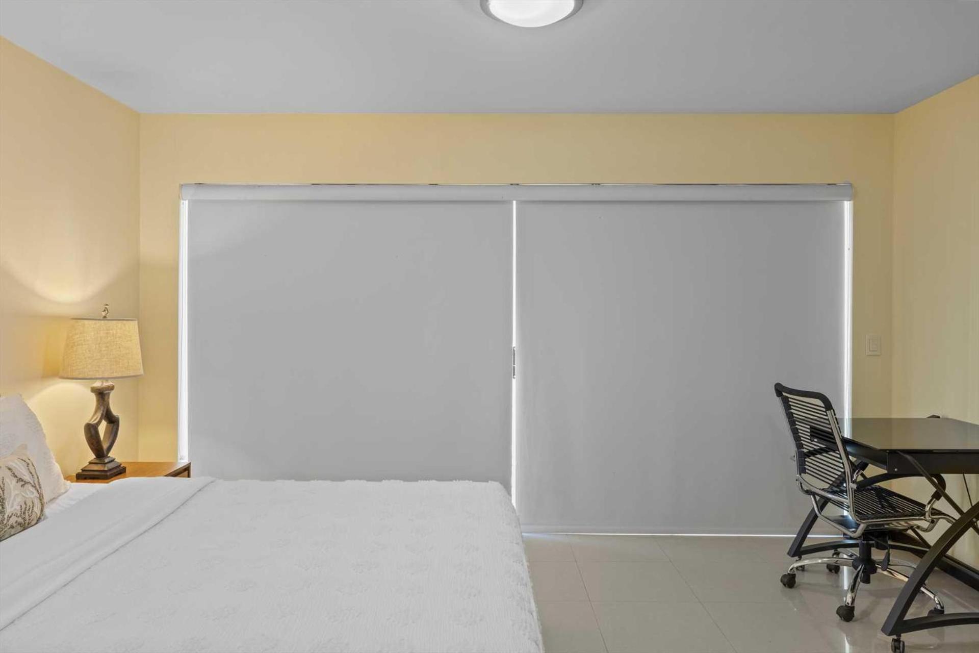 Beachfront -Bella Vista Penthouse 2BR condo - E523