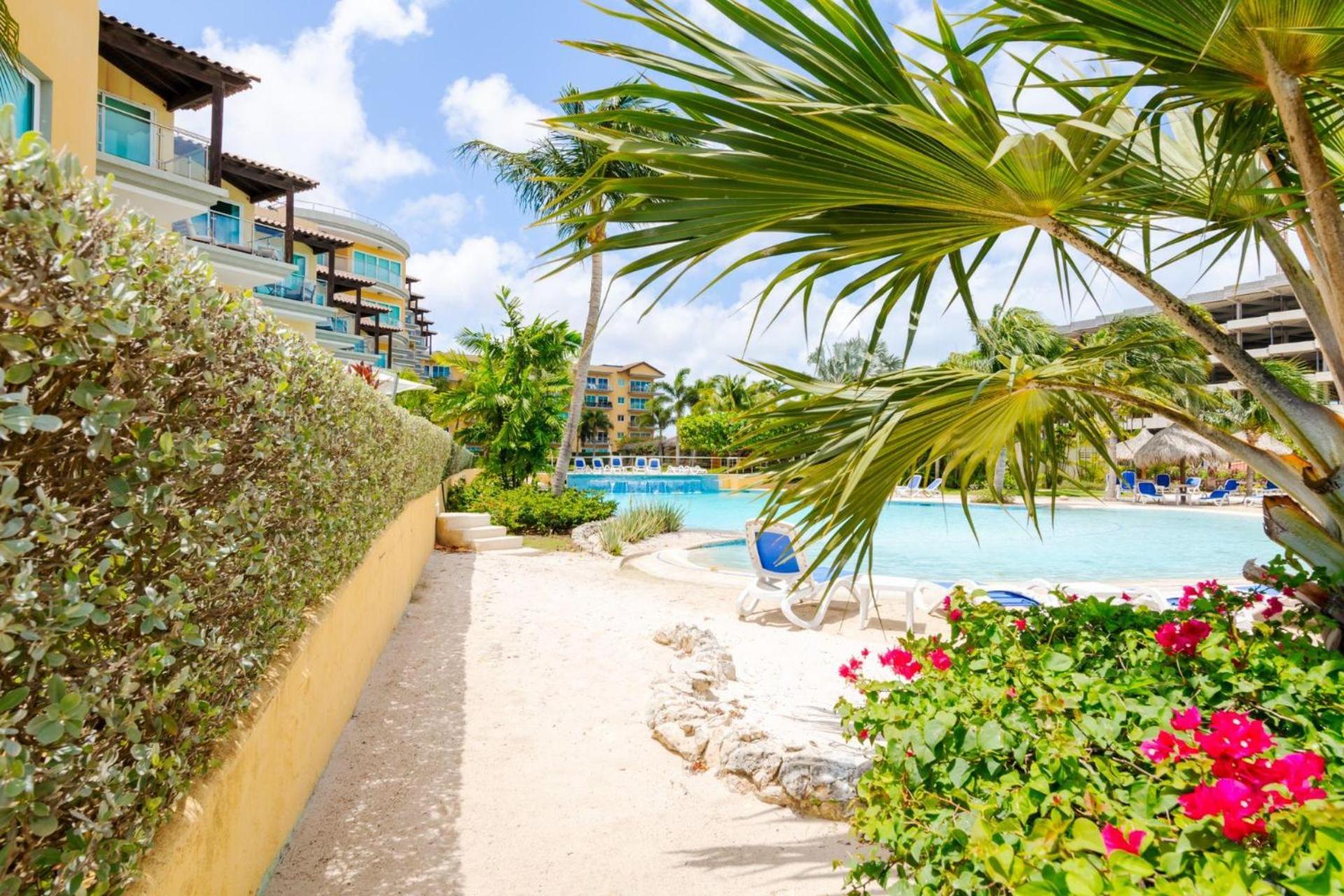 Beachfront - Ocean Extravaganza 3BR condo - E121