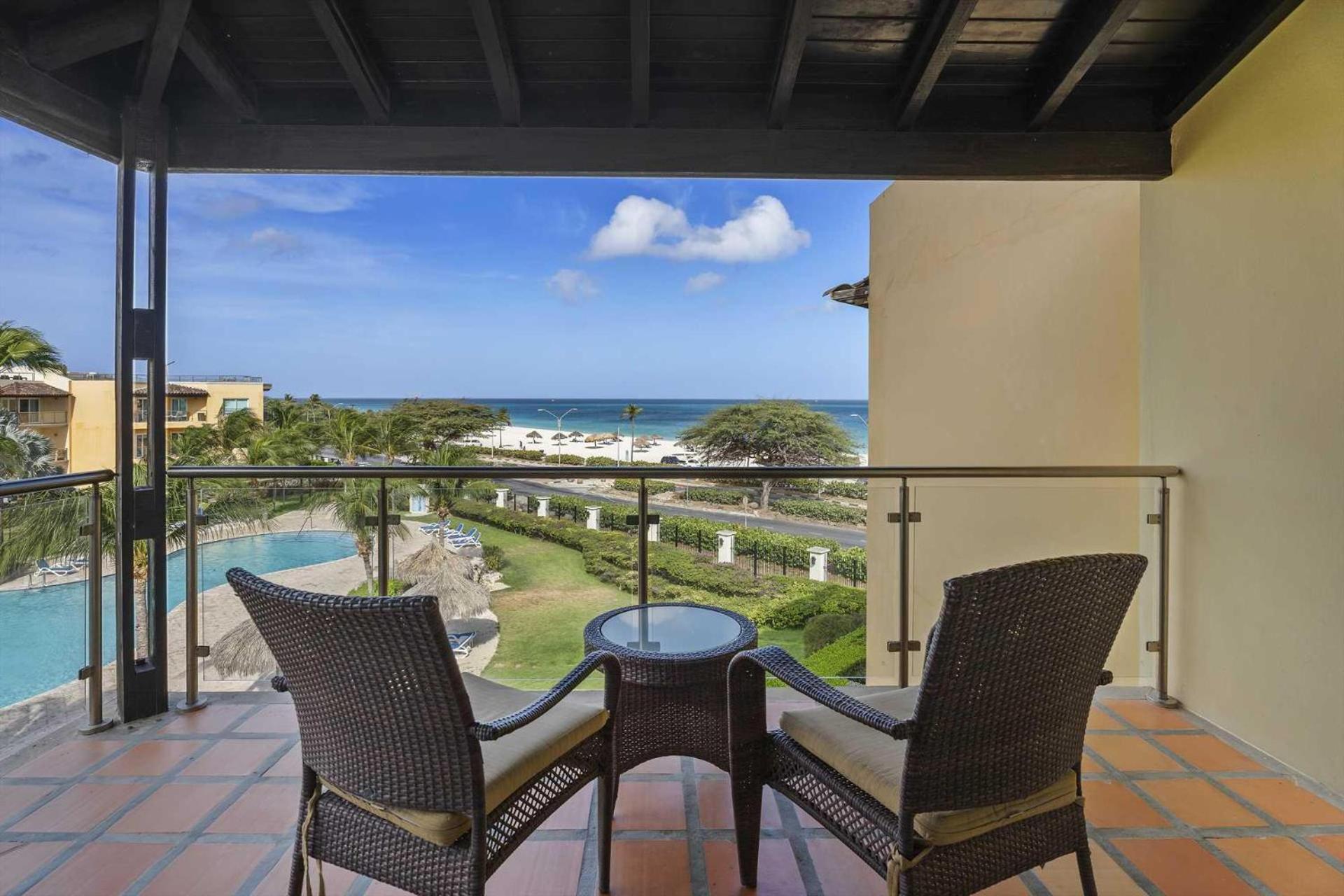 Beachfront - Royal Penthouse 3BR condo - BC352