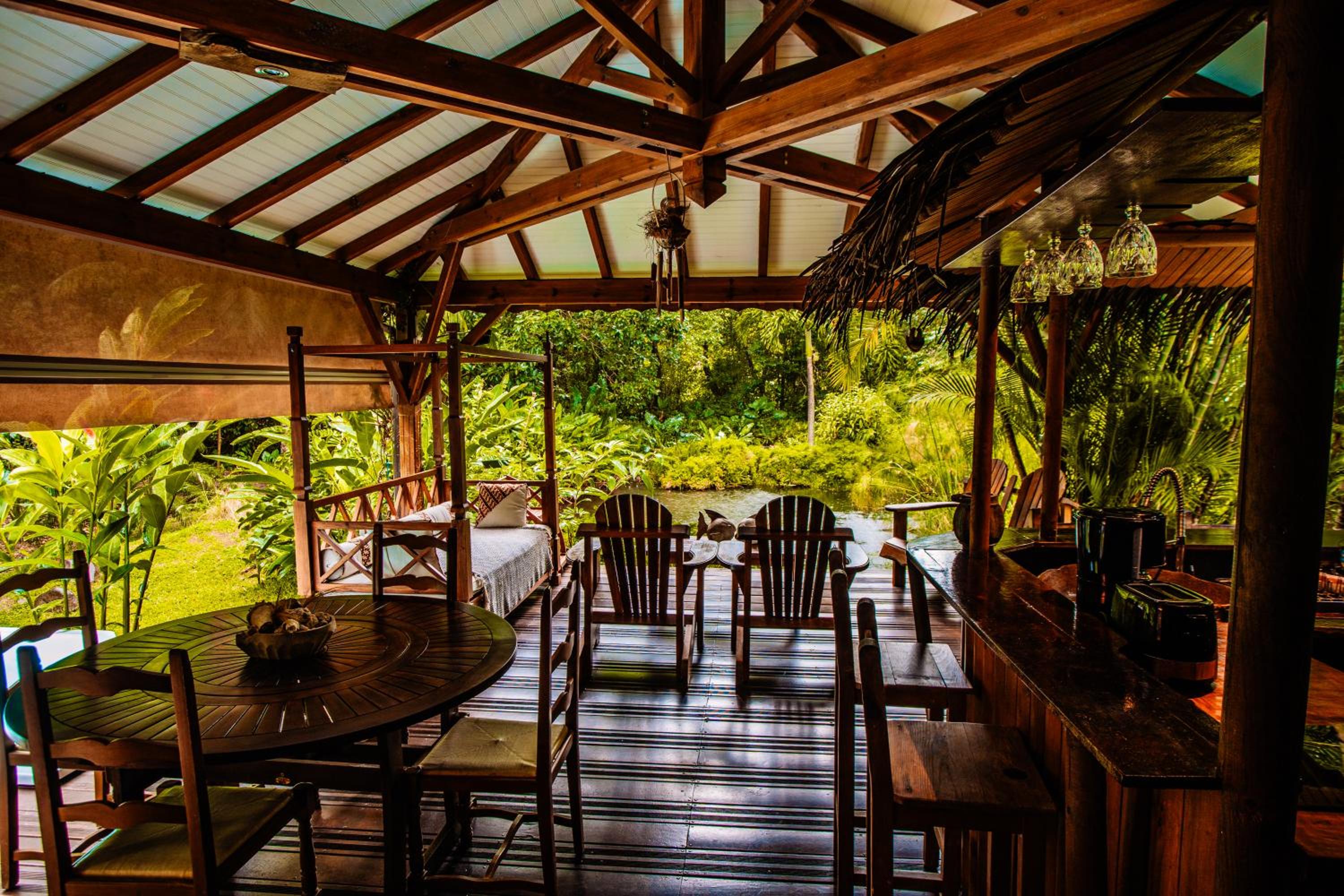 West Indies Cottage, cottages haut de gamme avec piscine, jacuzzi et vue jungle