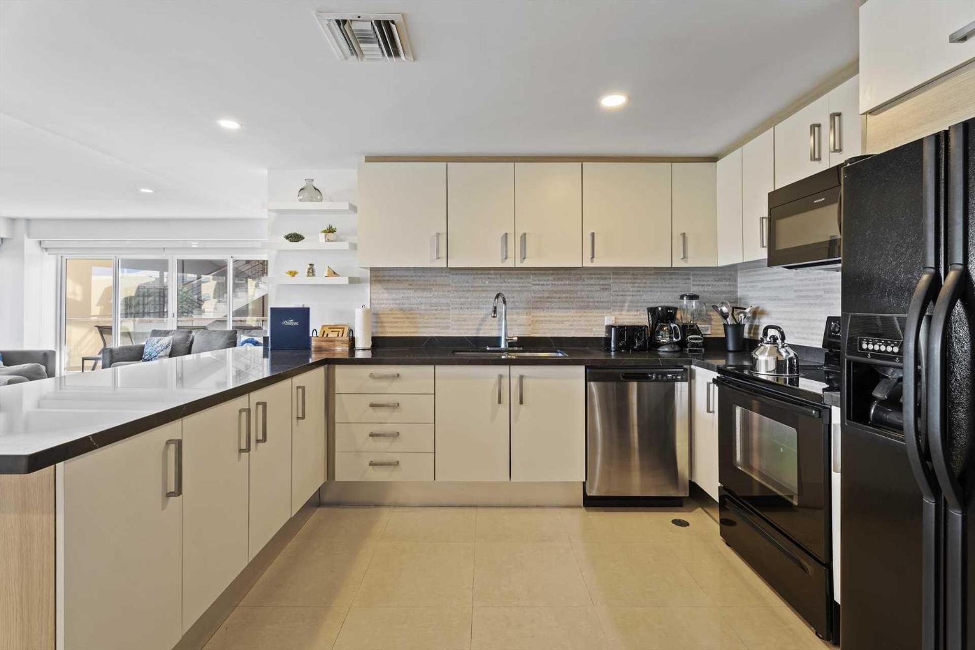 Beachfront - Sapphire Vista 3BR condo - A247