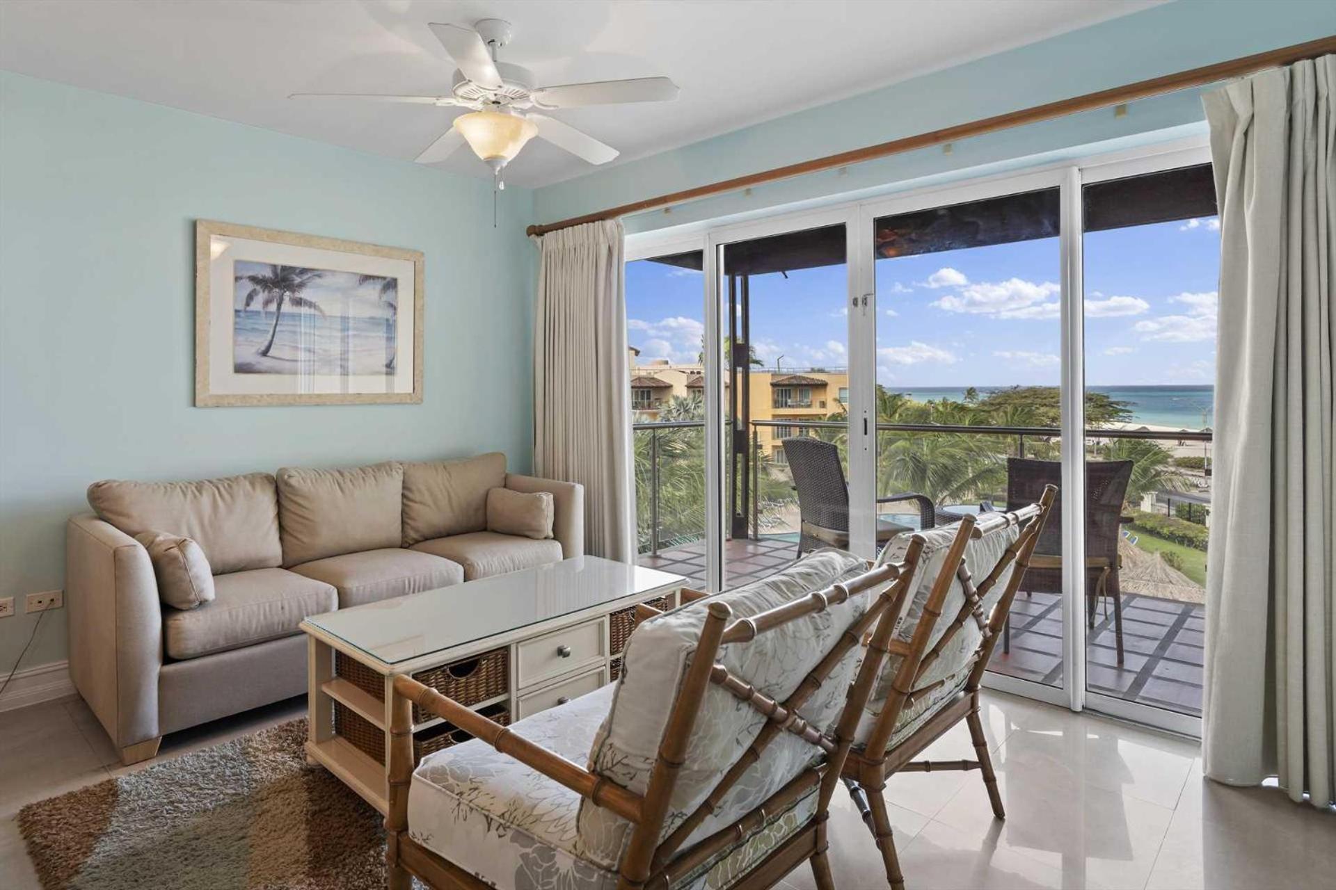 Beachfront - Royal Penthouse 3BR condo - BC352