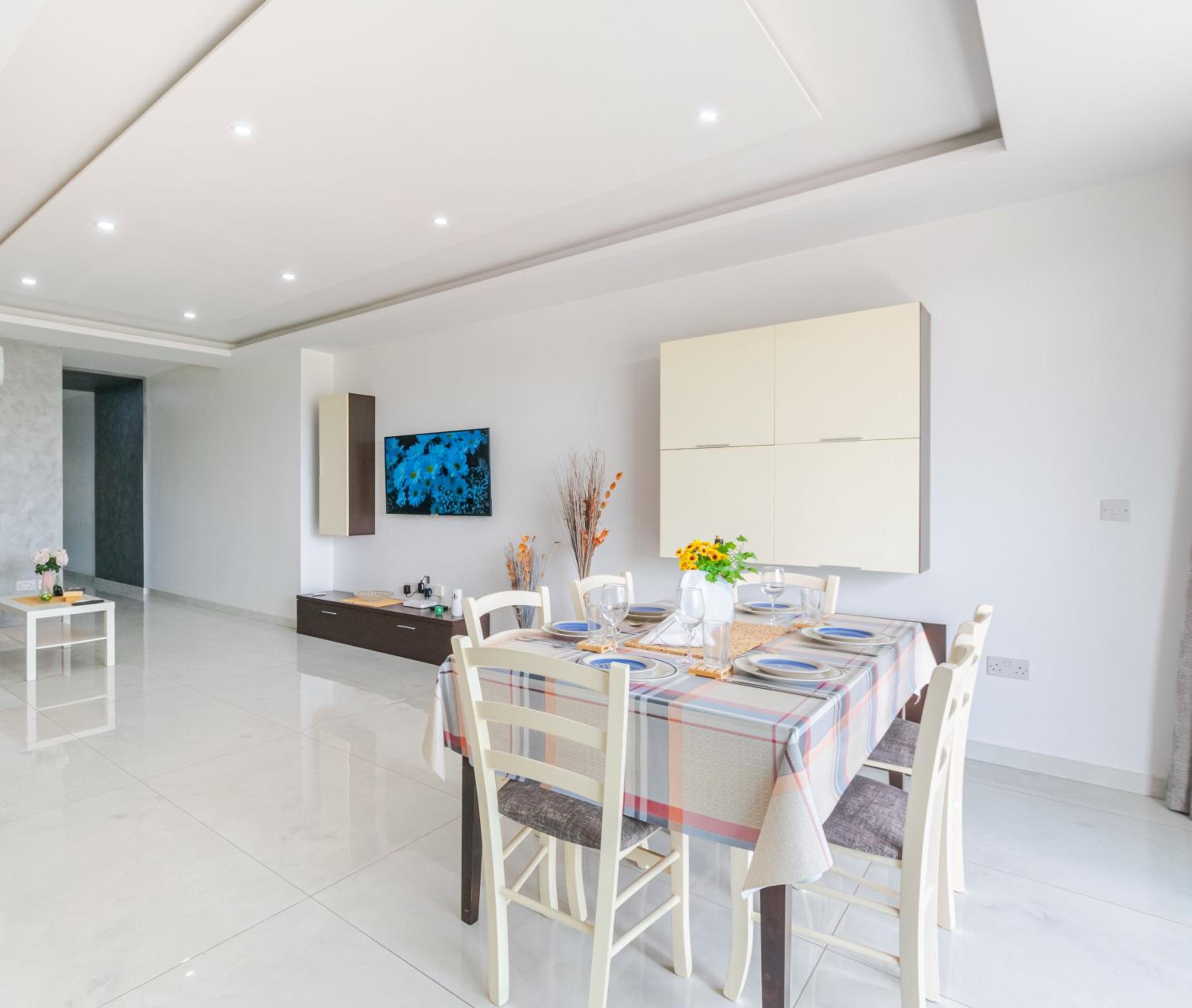 New Spacious Apartment 3 Bdr 2 Bth Bugibba 124 with View photo 3