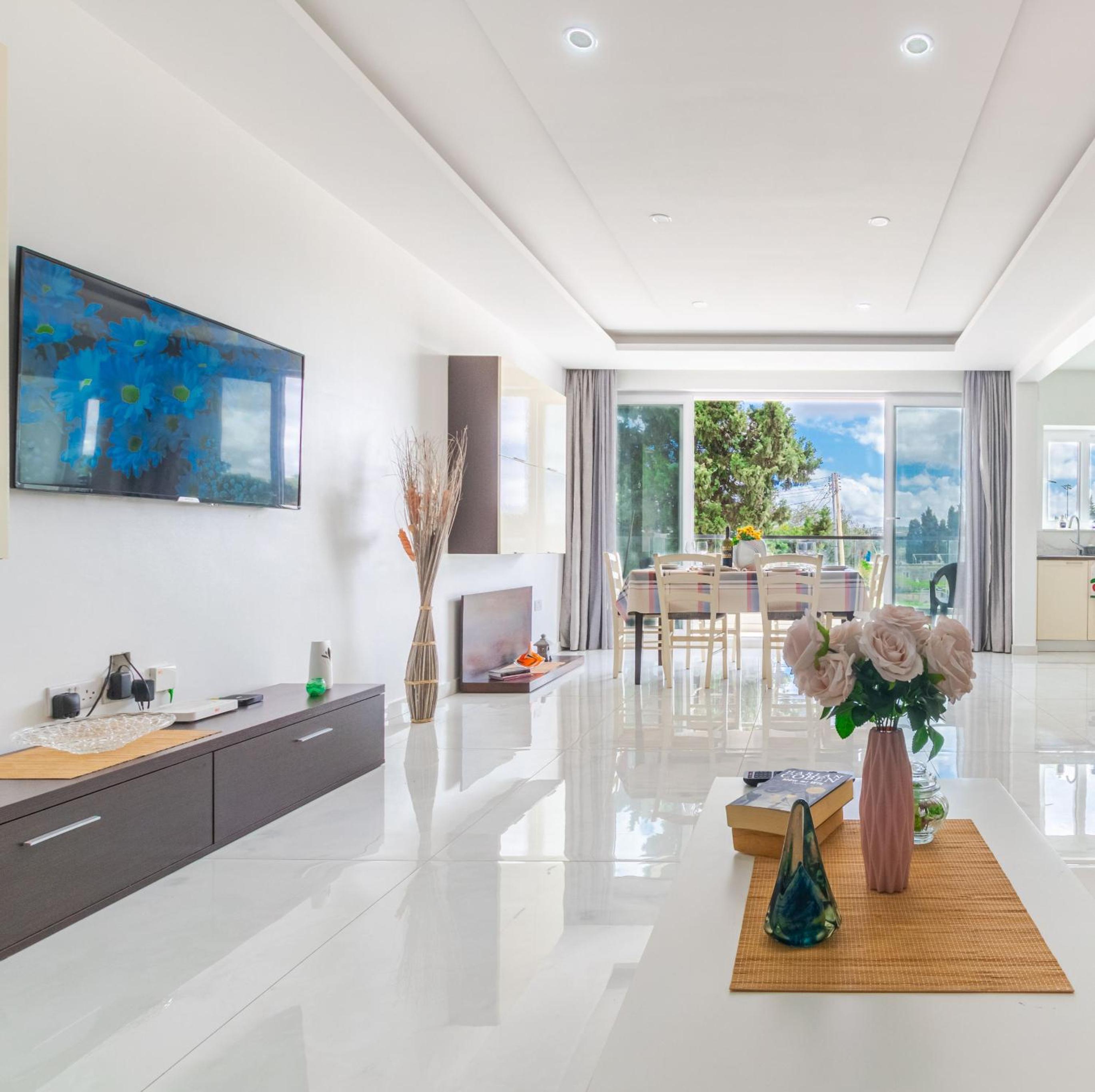 New Spacious Apartment 3 Bdr 2 Bth Bugibba 124 with View photo 4