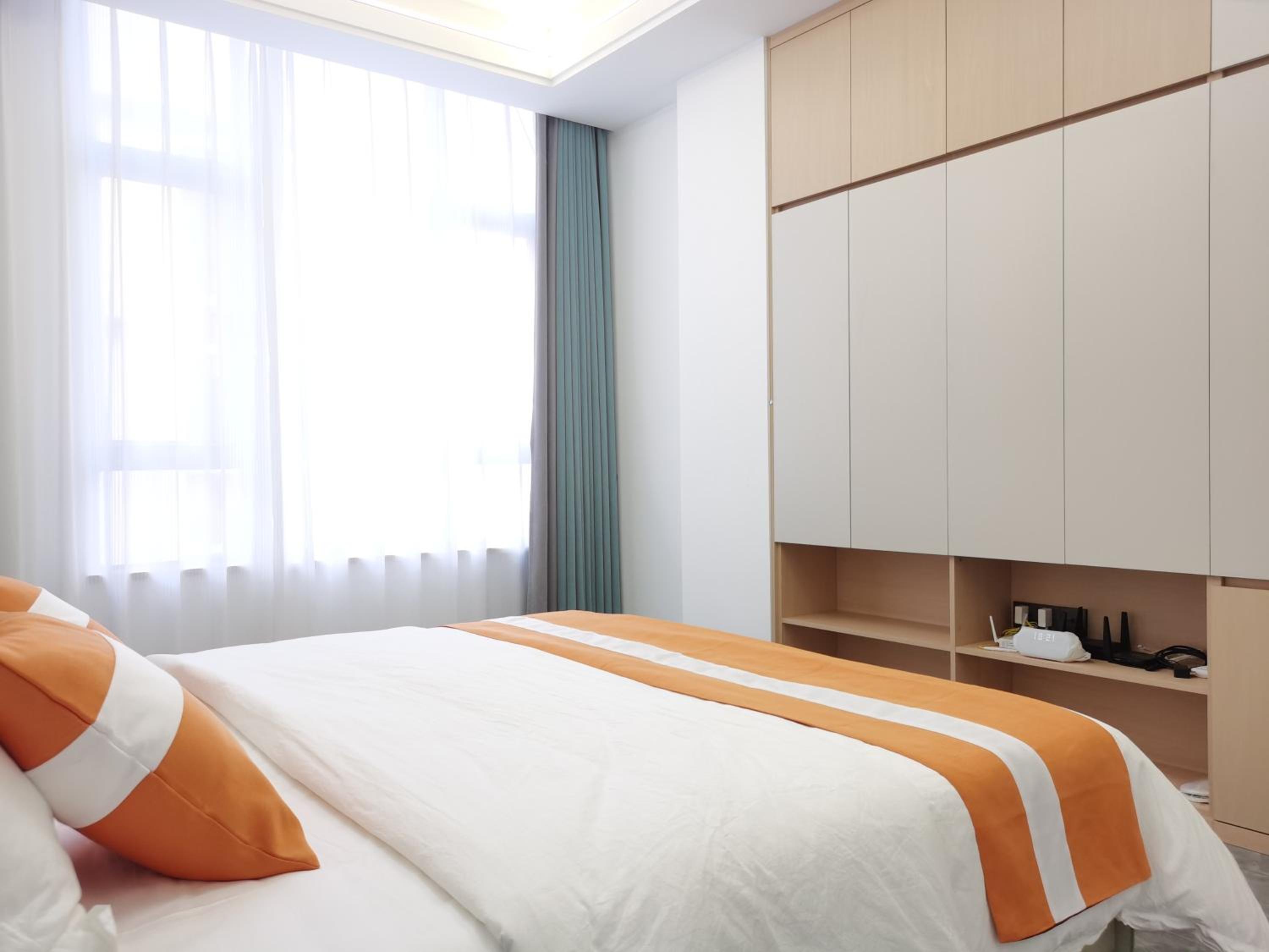 Light luxury in the clouds