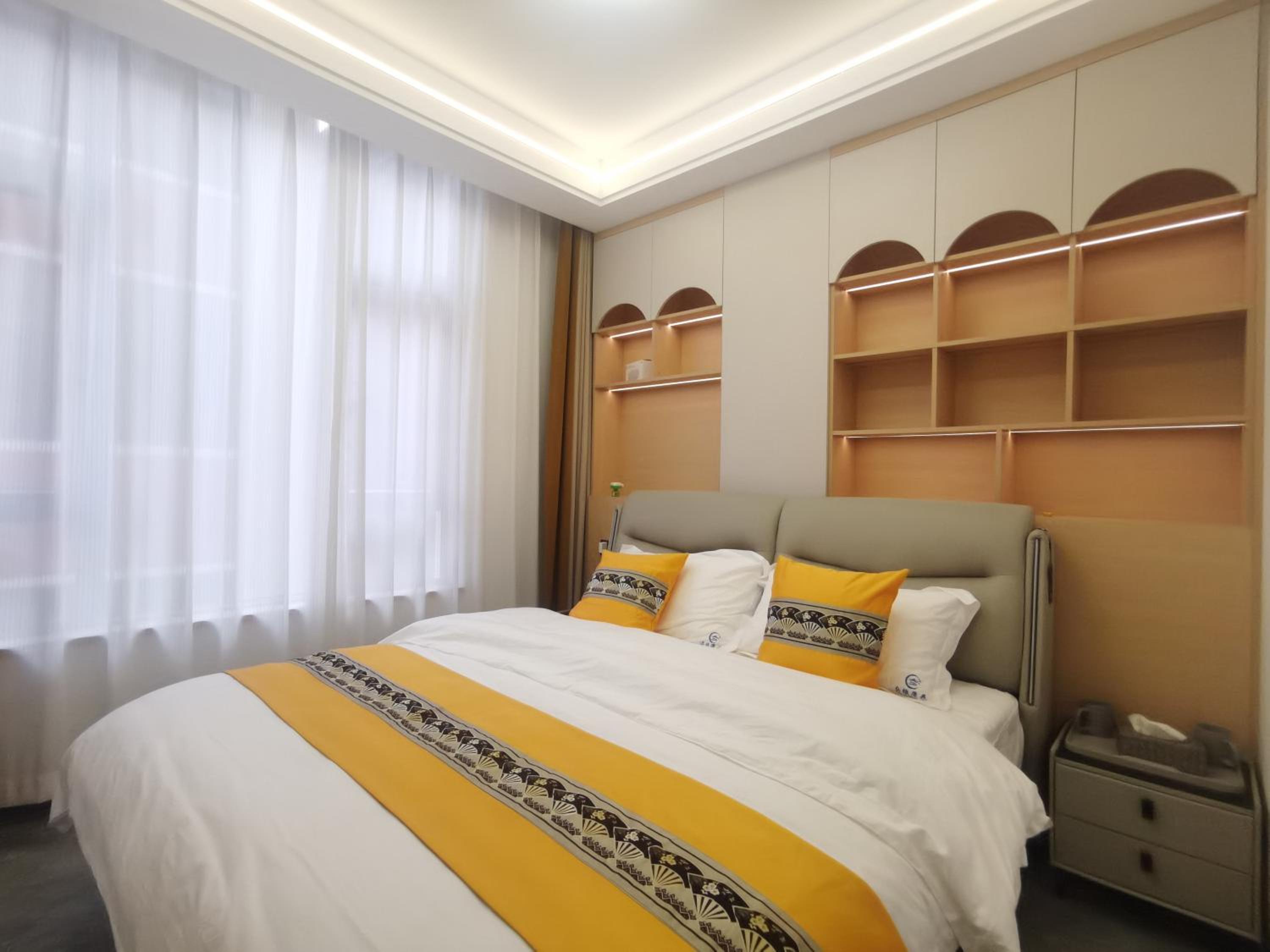 Light luxury in the clouds