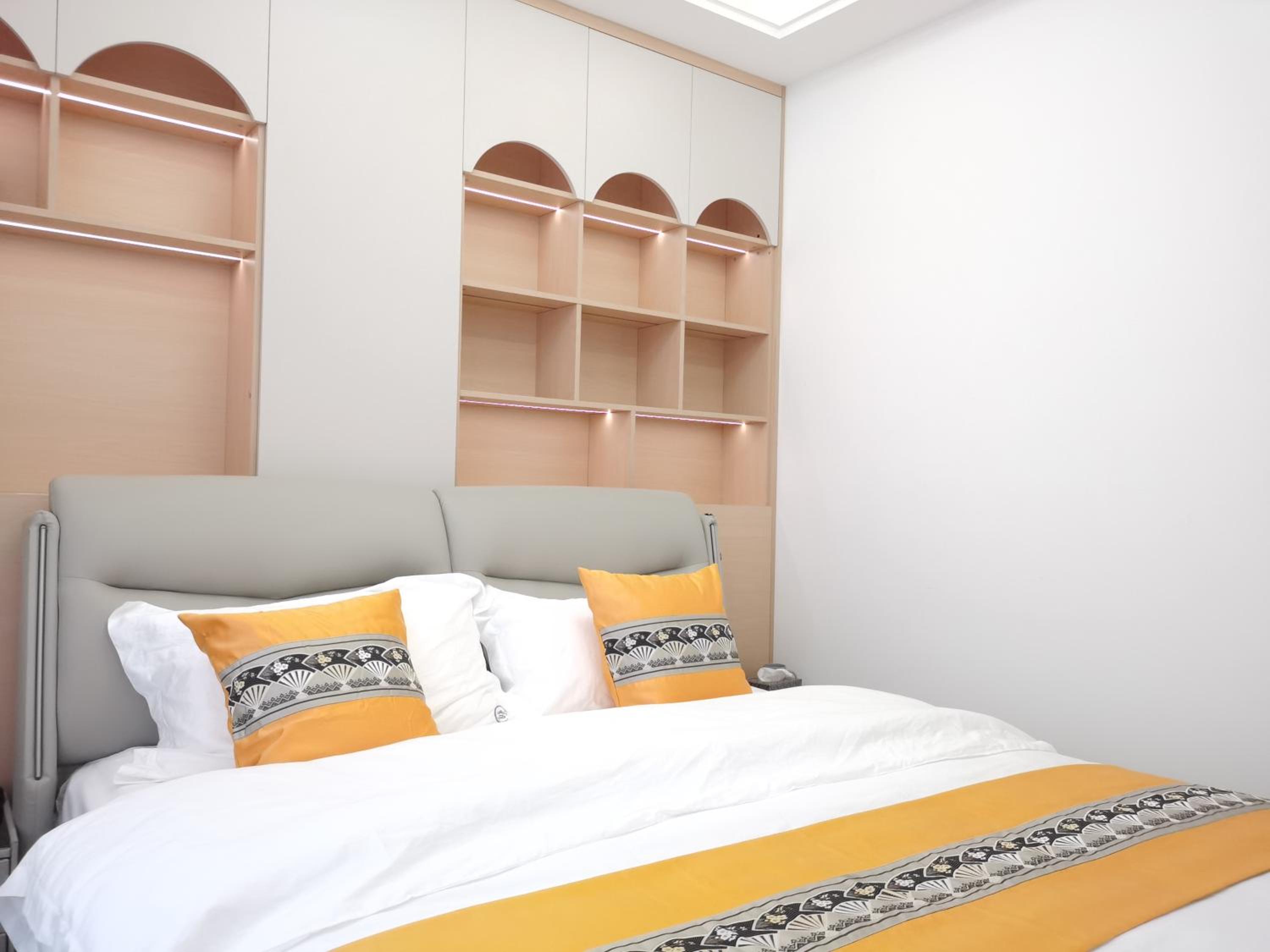 Light luxury in the clouds