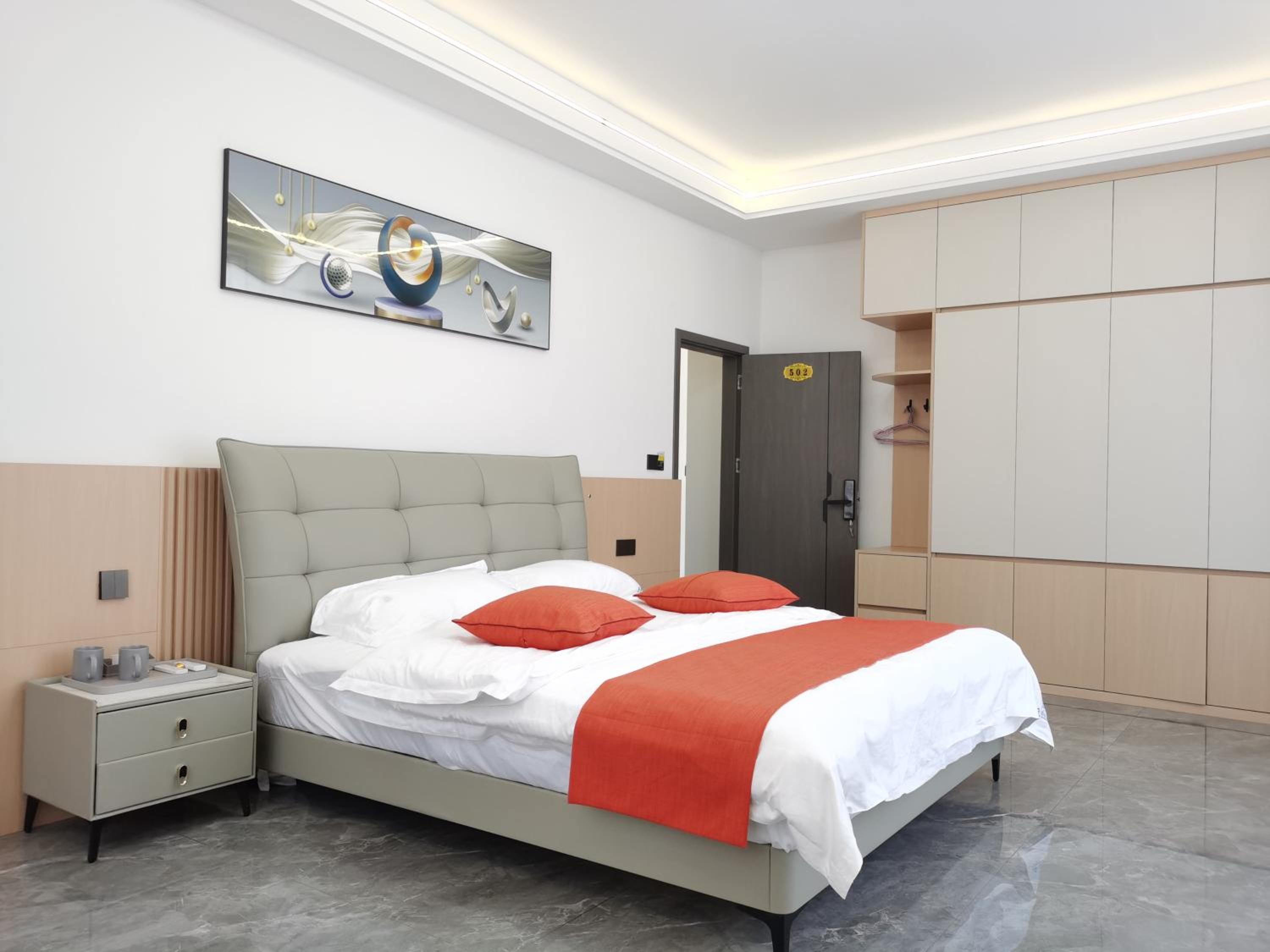 Light luxury in the clouds