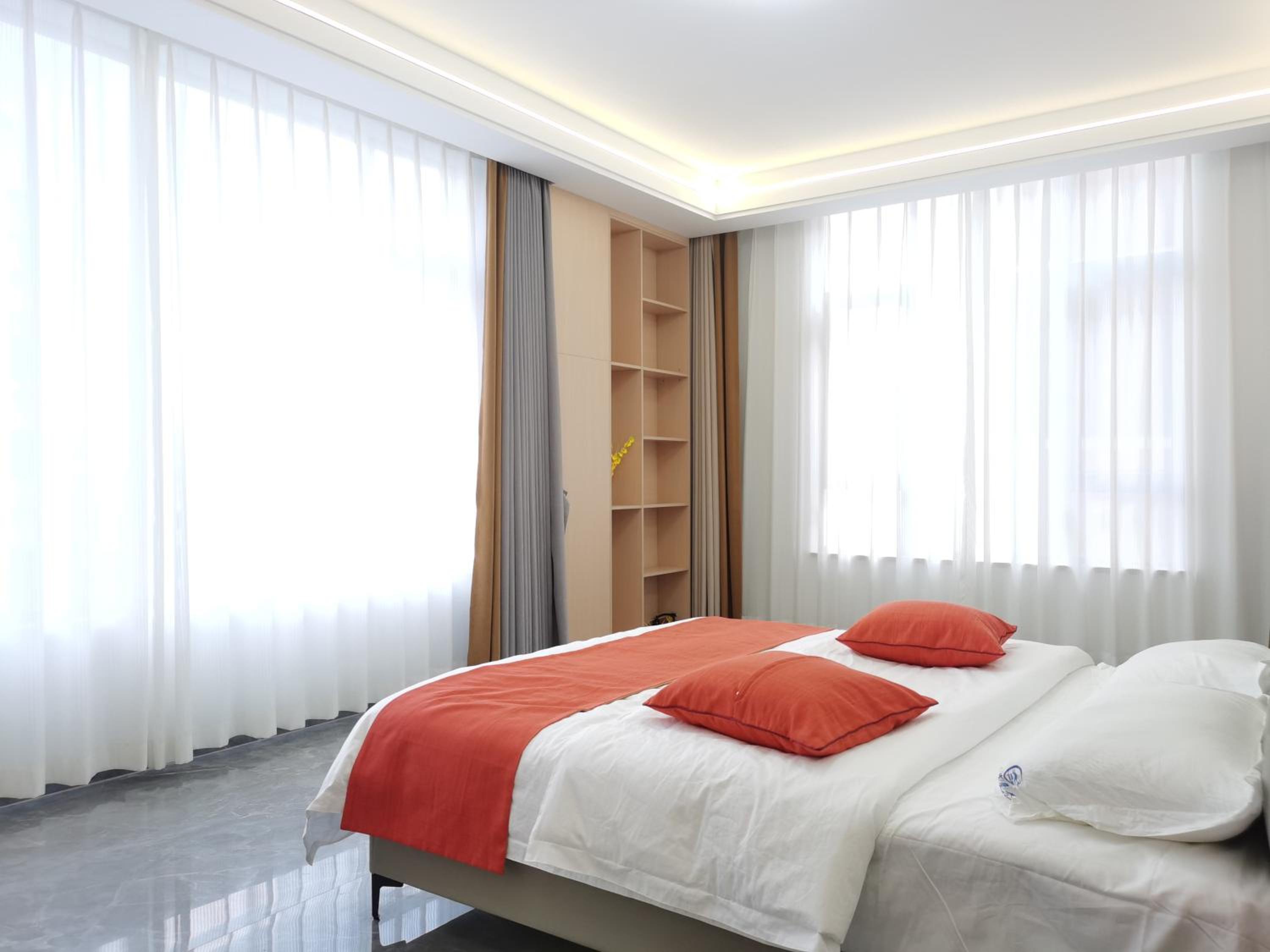 Light luxury in the clouds