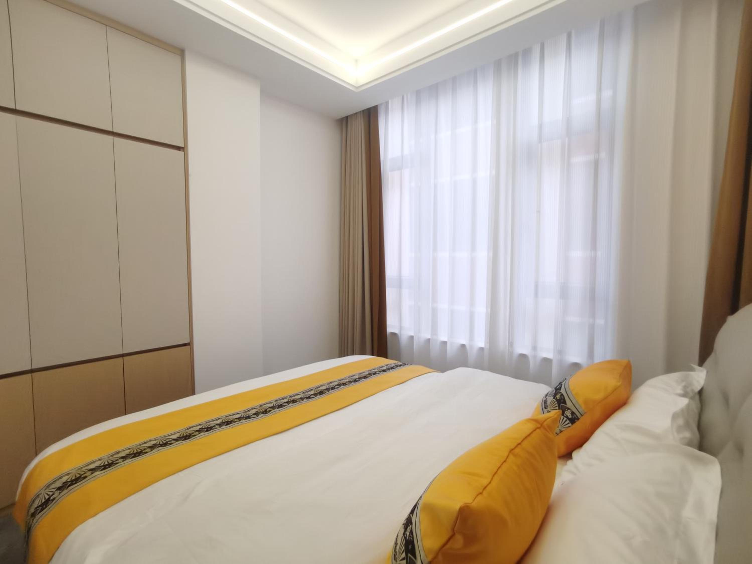 Light luxury in the clouds