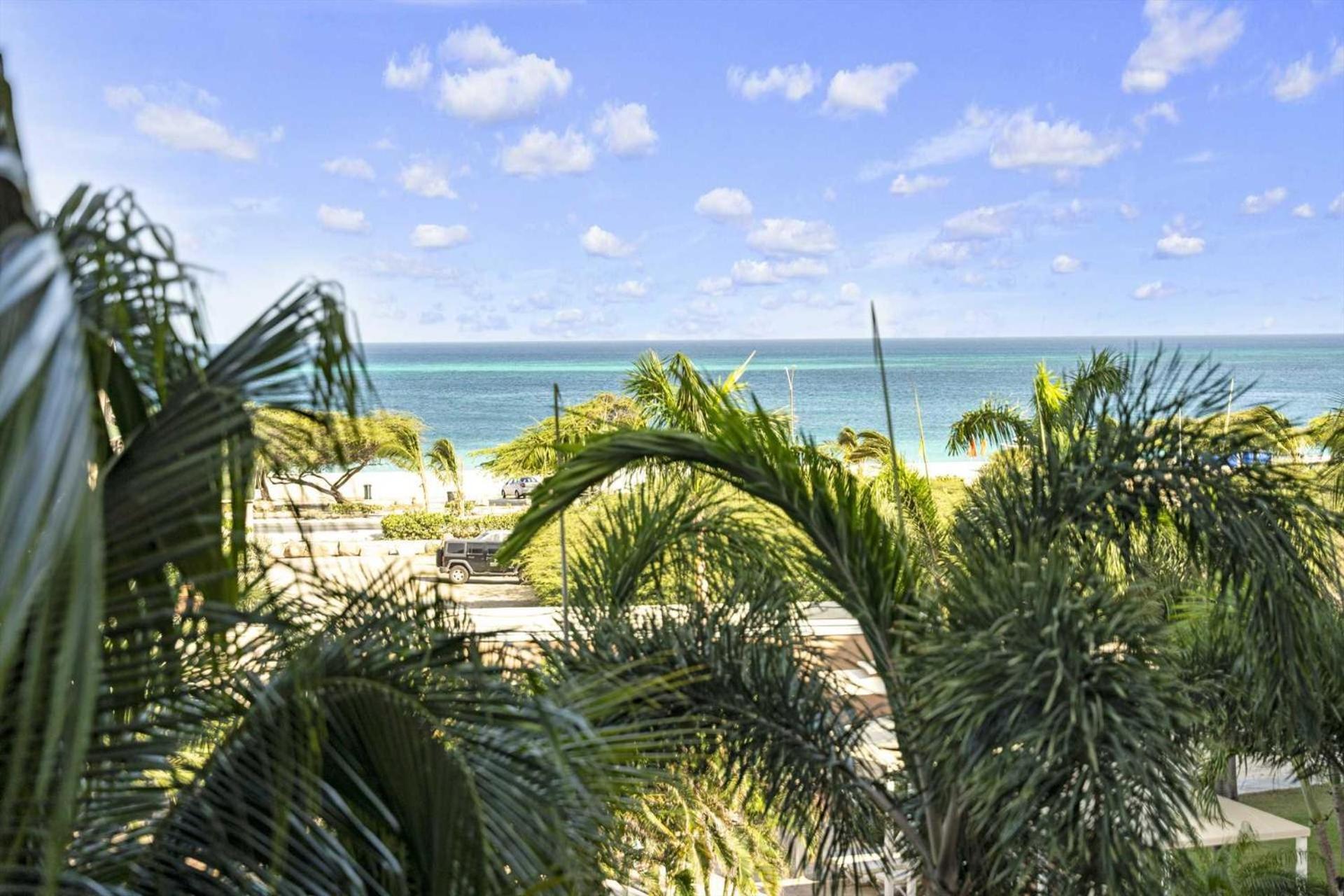 Eagle Beach - Sunset Dreams 2BR condo - LV303