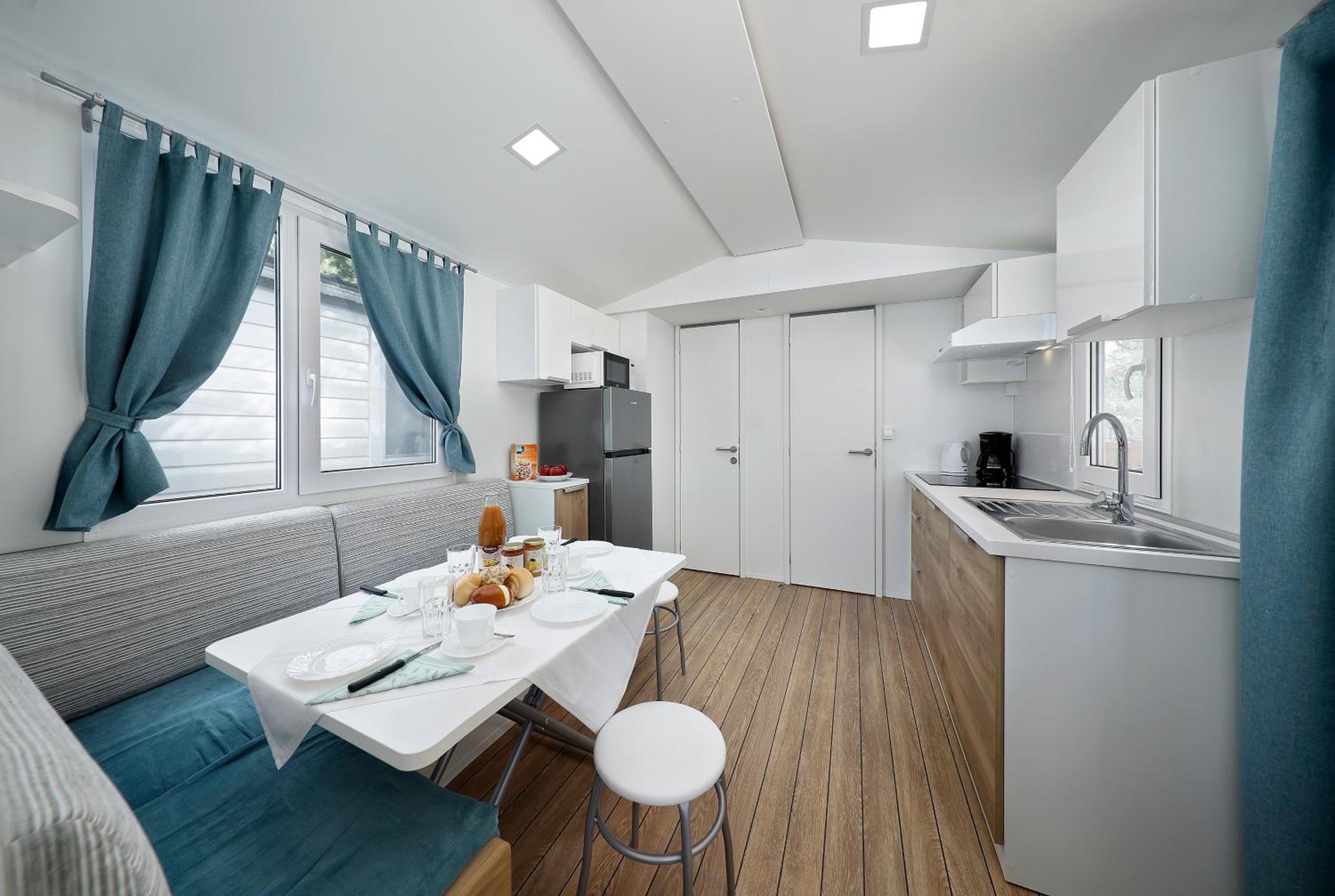 Albatross Mobile Homes on Camping Baia Verde view 4