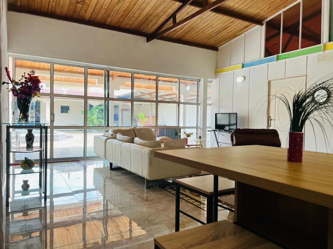 Villa Hibiscus