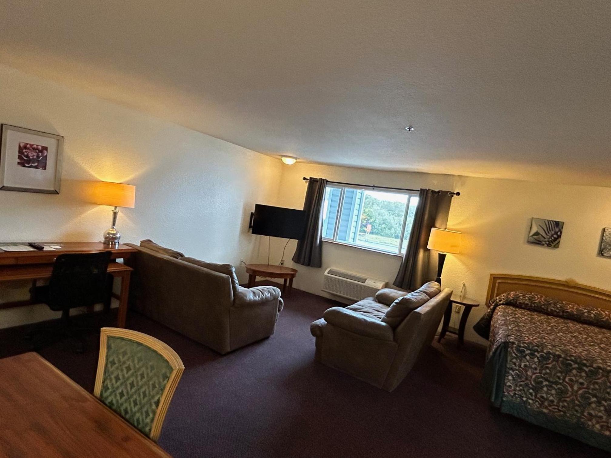 Crescent City Vacations - Bayview Inn - Property Image 6