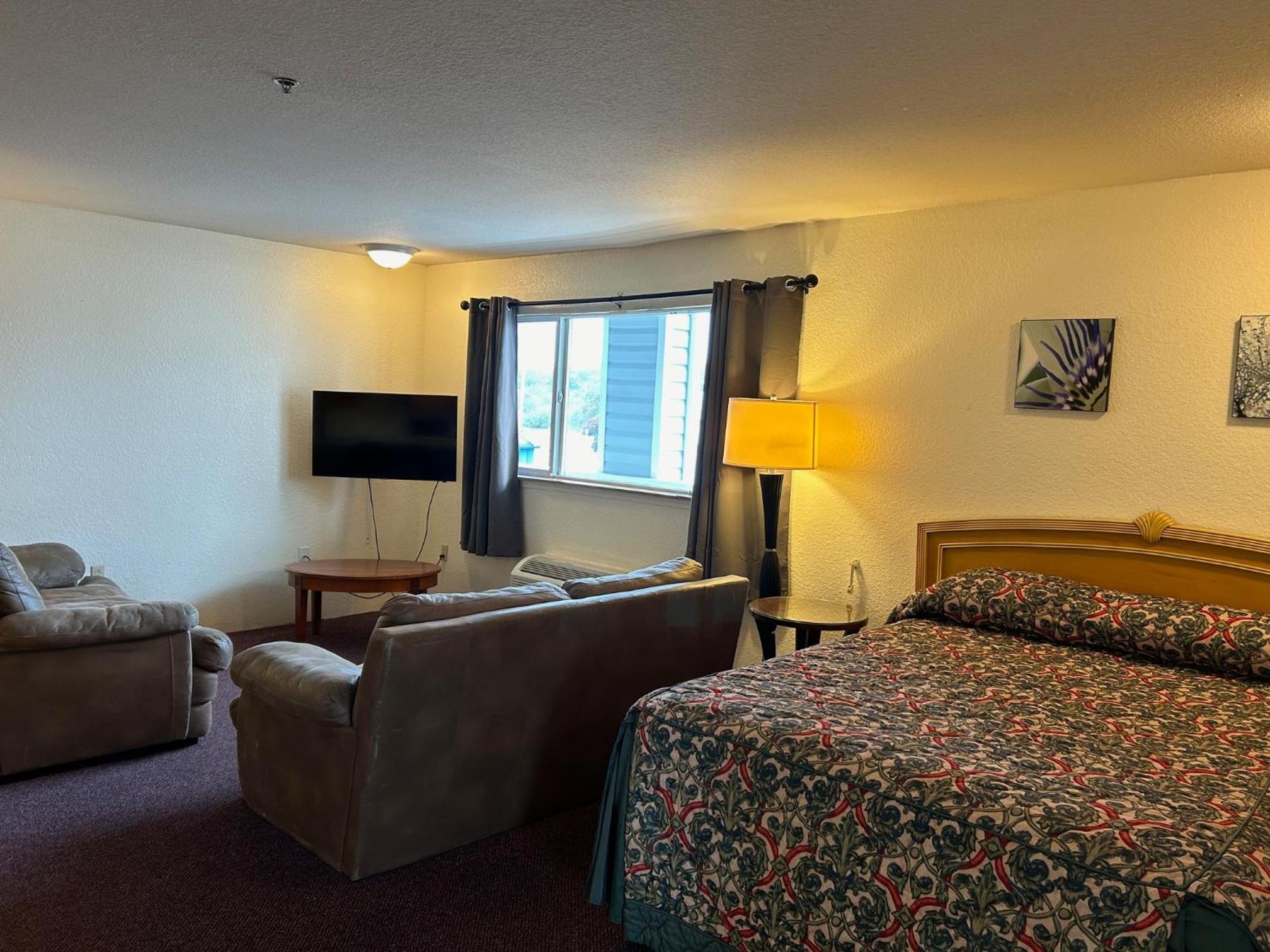 Crescent City Vacations - Bayview Inn - Property Image 5