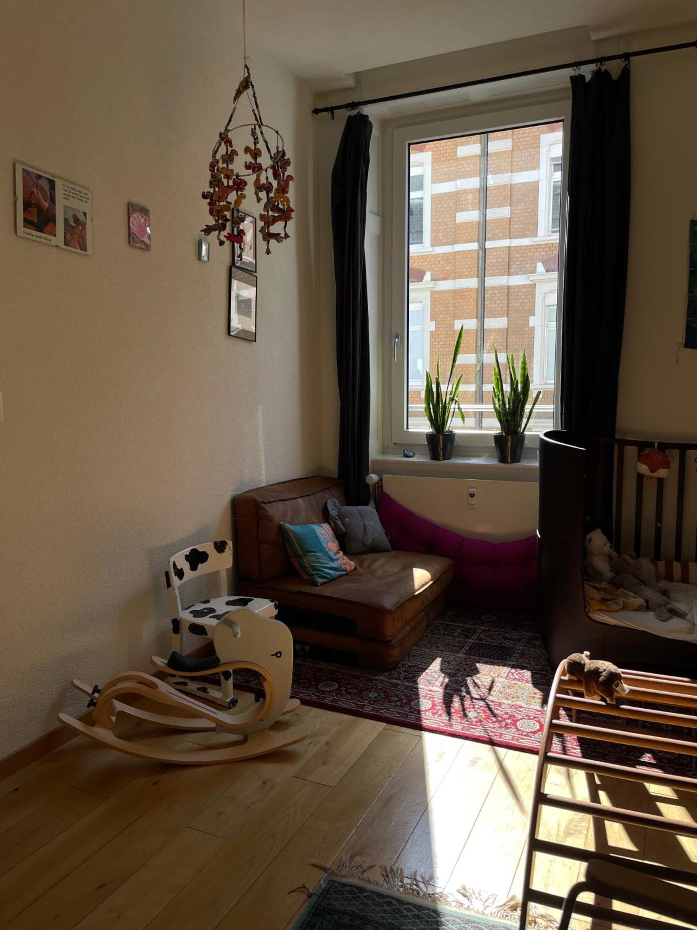 Artful 3 Bedroom Apt in City Center 5 min by foot to ESC & Art Basel