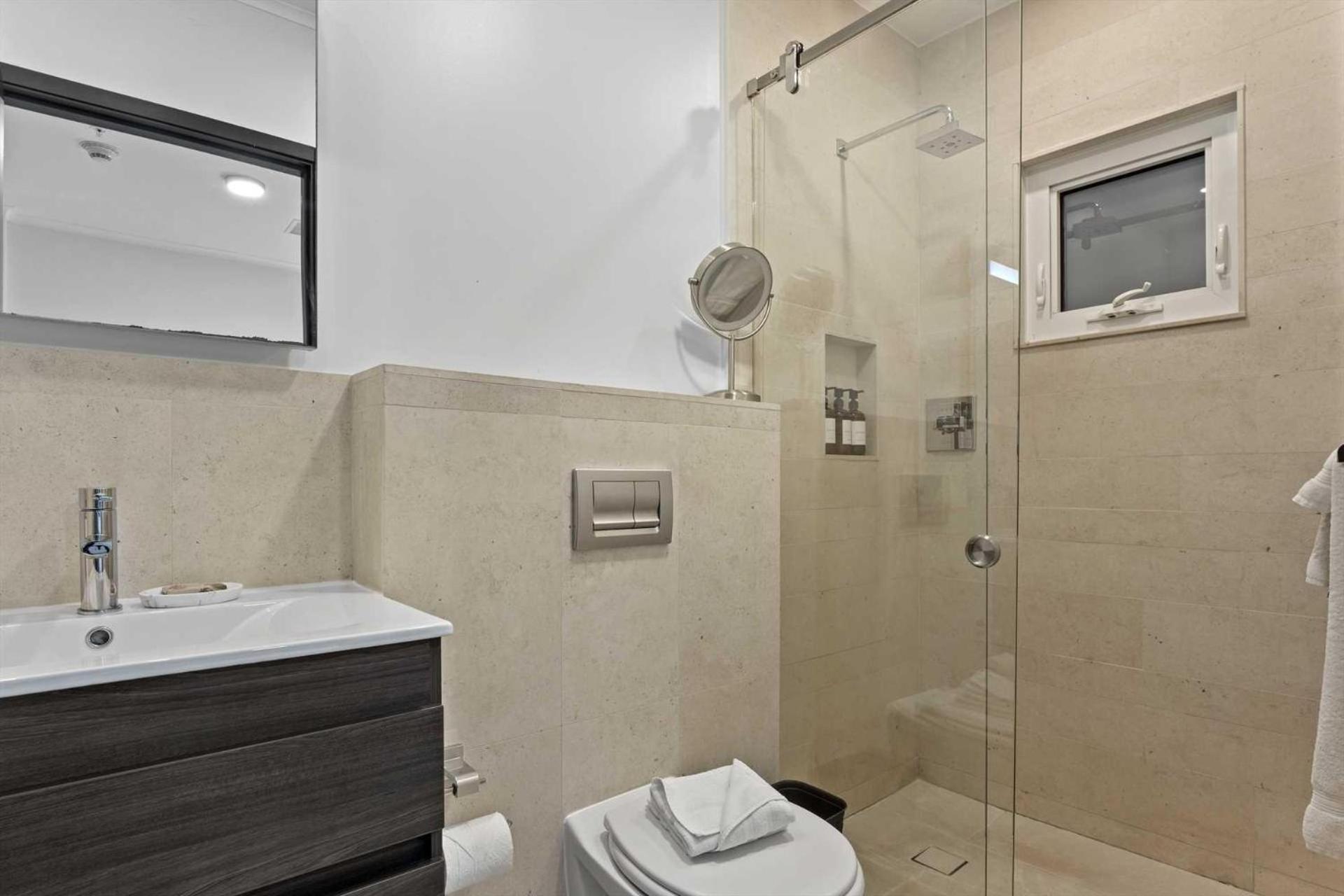 Eagle Beach - Sunset Dreams 2BR condo - LV303