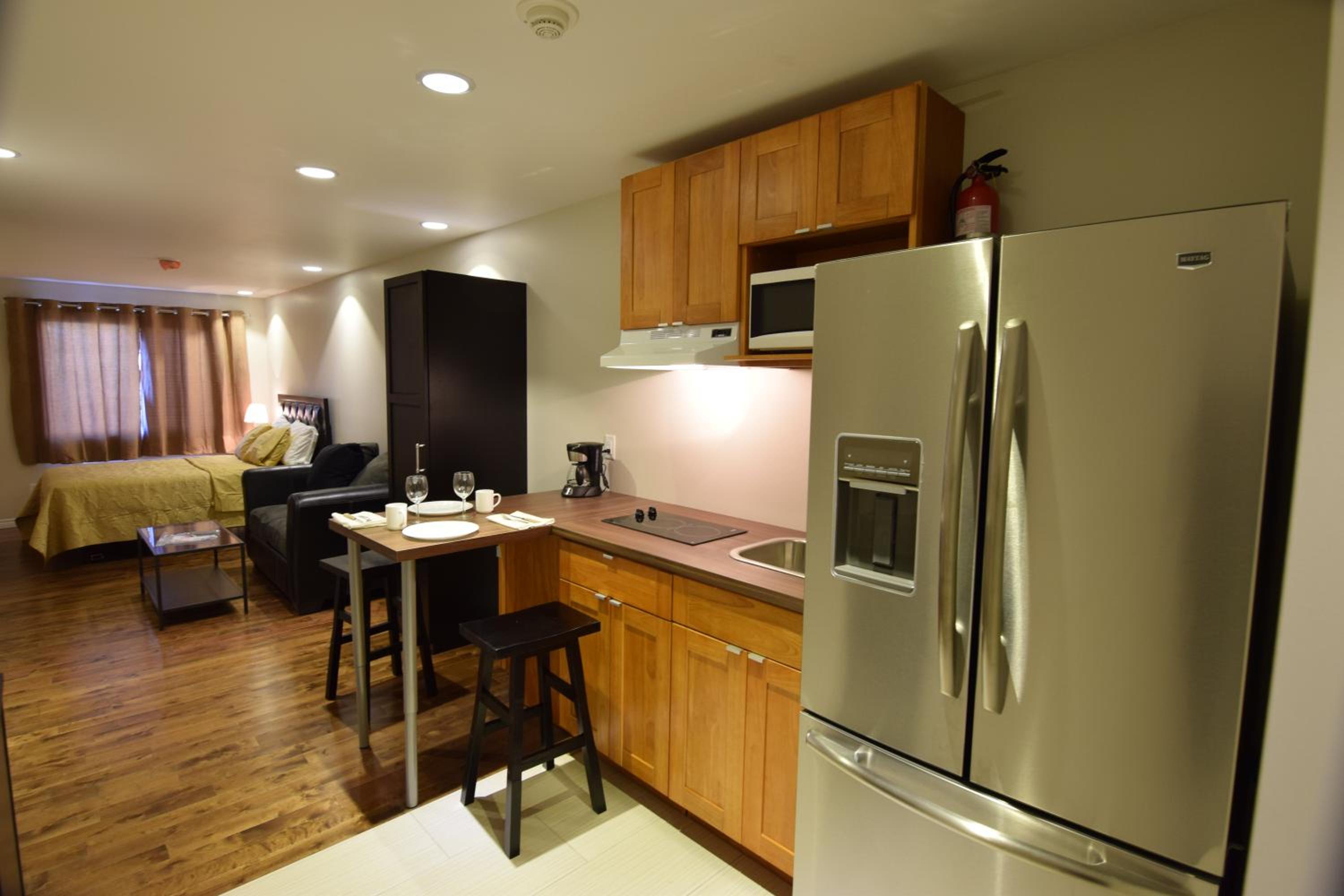 The Lion Inn & Suites