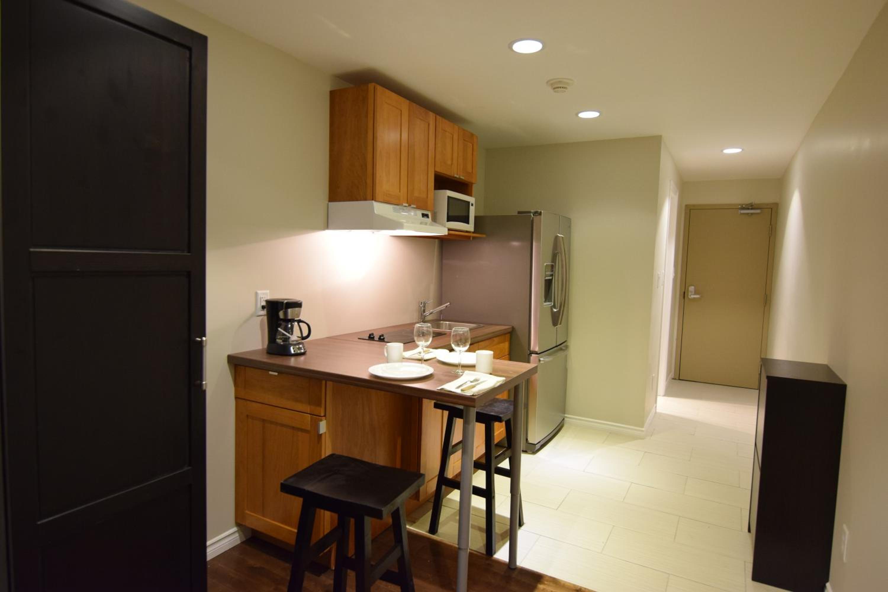 The Lion Inn & Suites