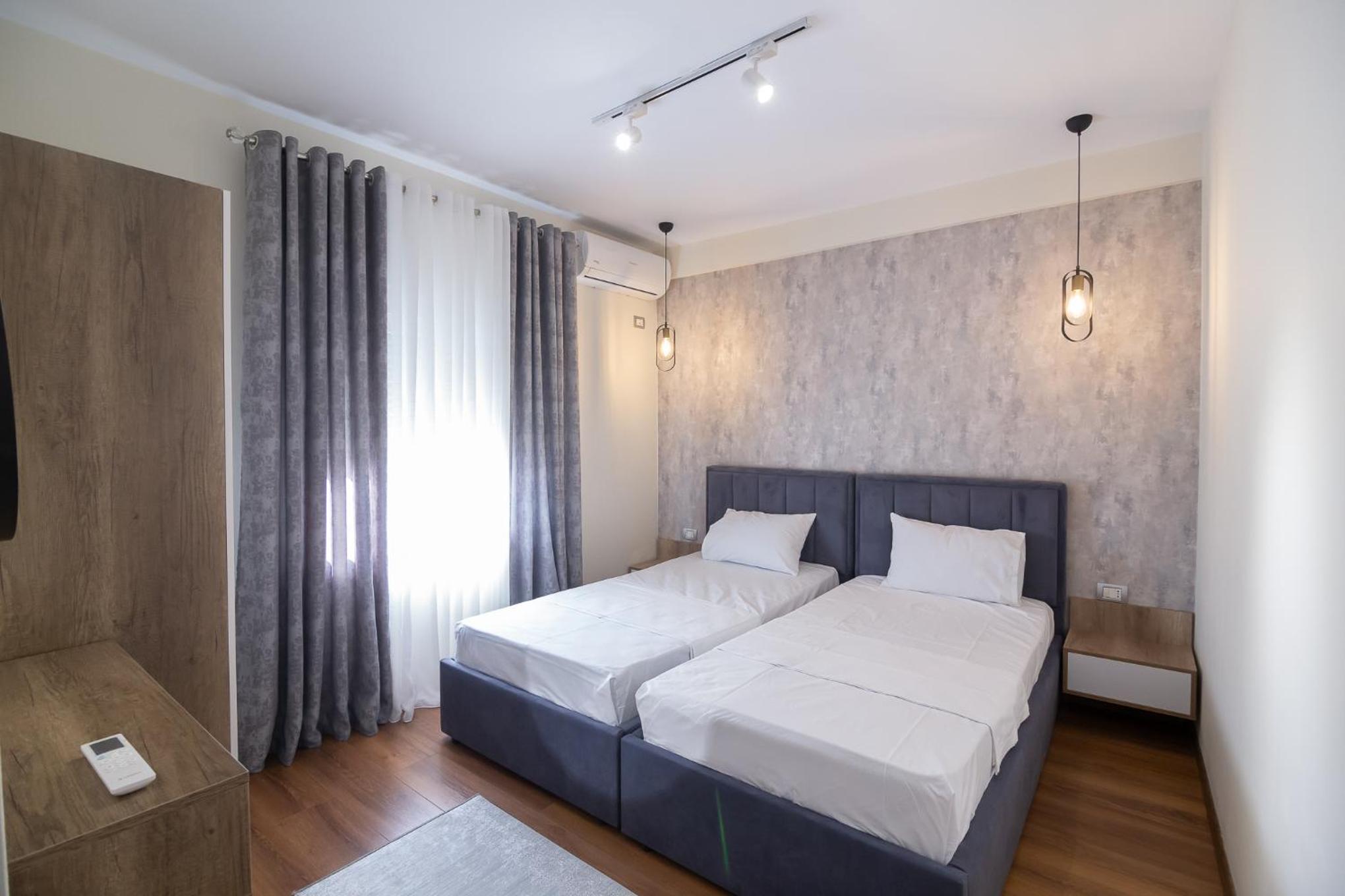 Melnaz Home