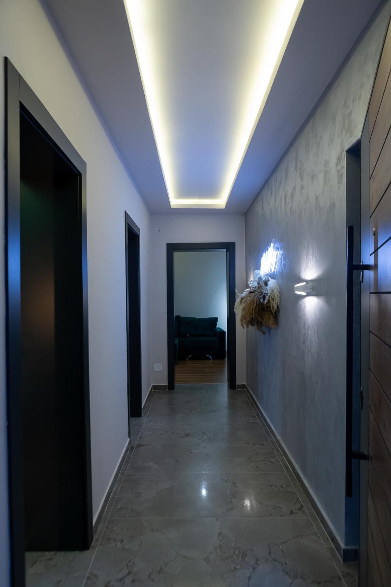 Melnaz Home