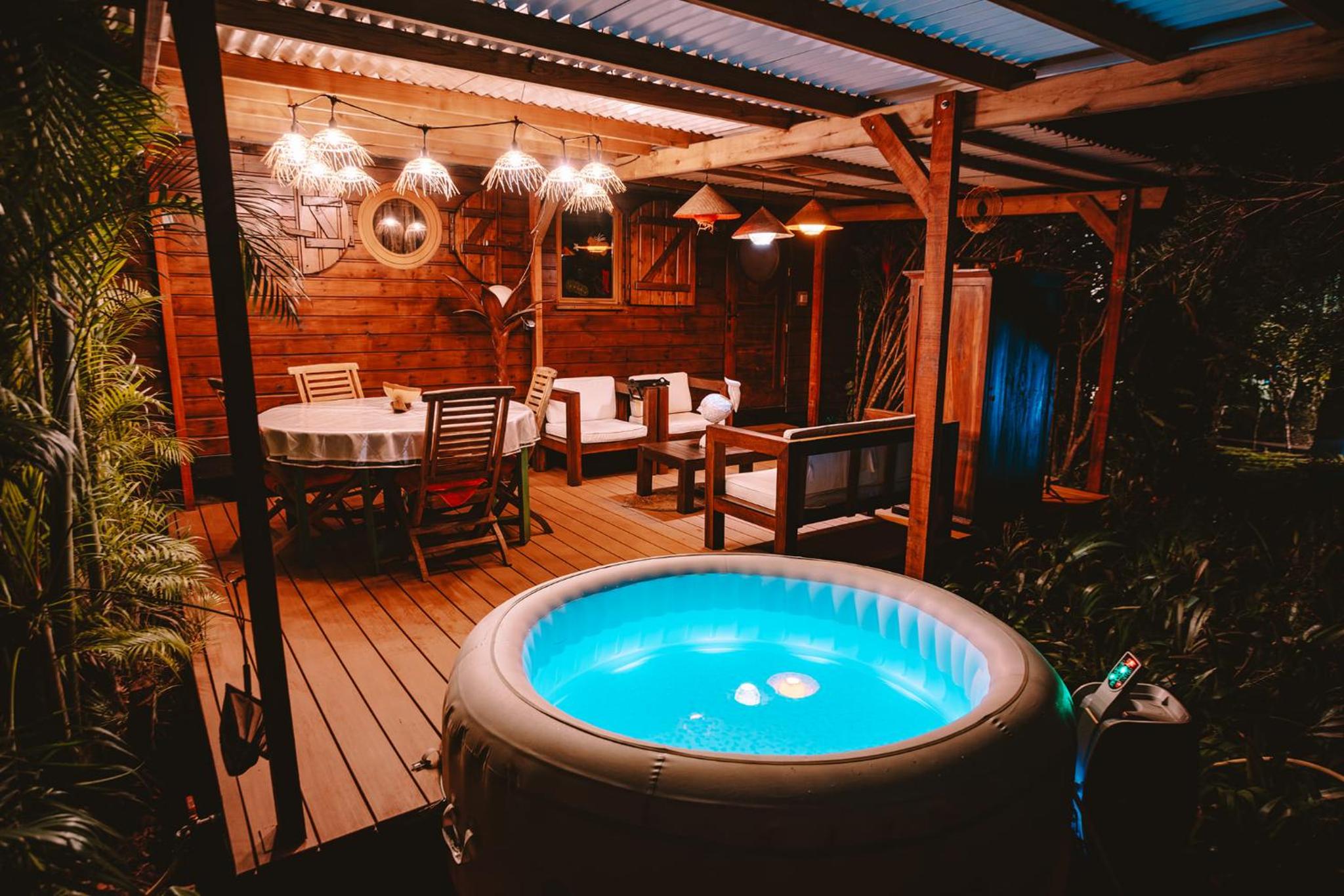 West Indies Cottage, cottages haut de gamme avec piscine, jacuzzi et vue jungle