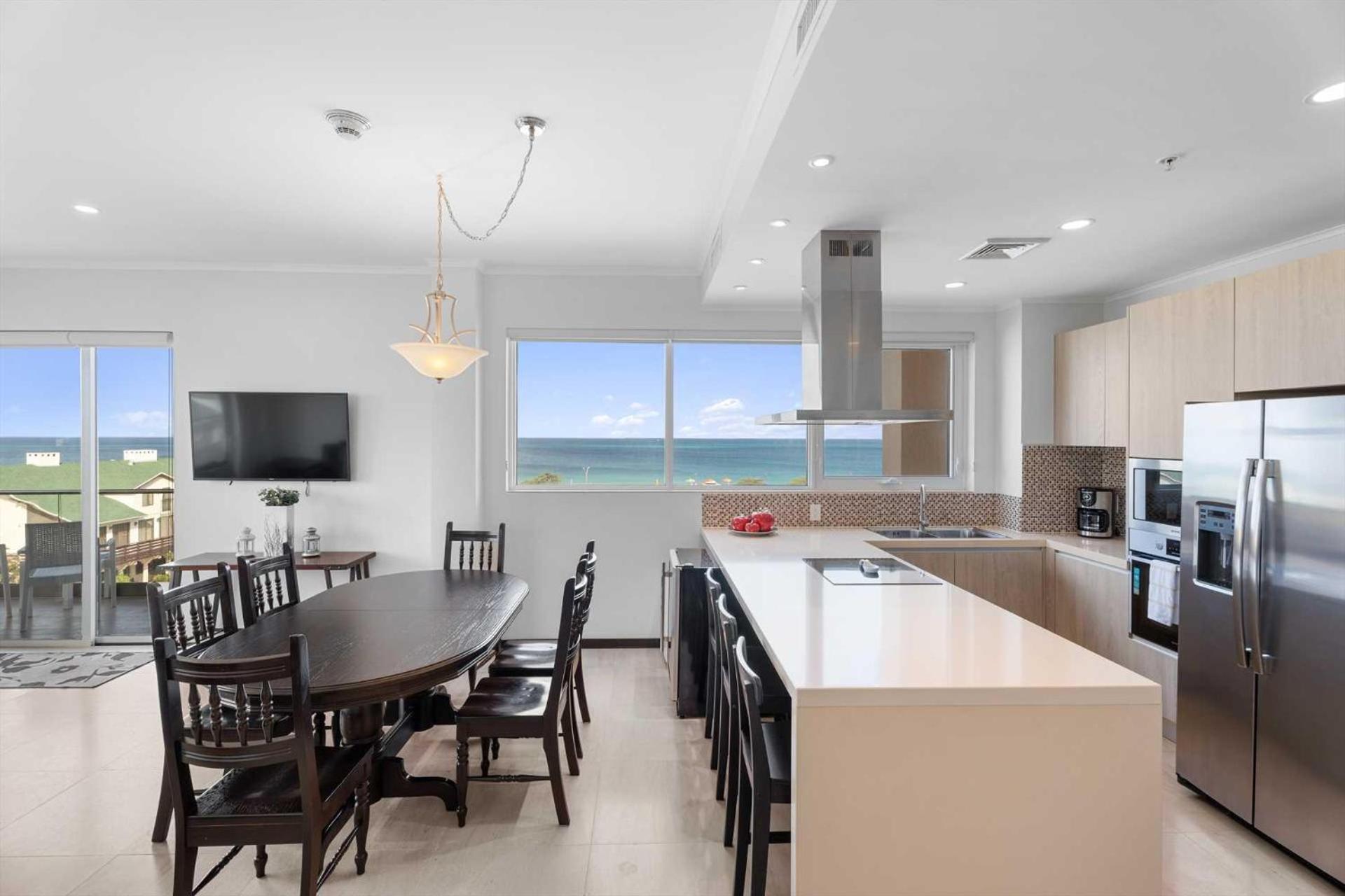 Beach View - Vista Paradiso 2BR condo - LV410