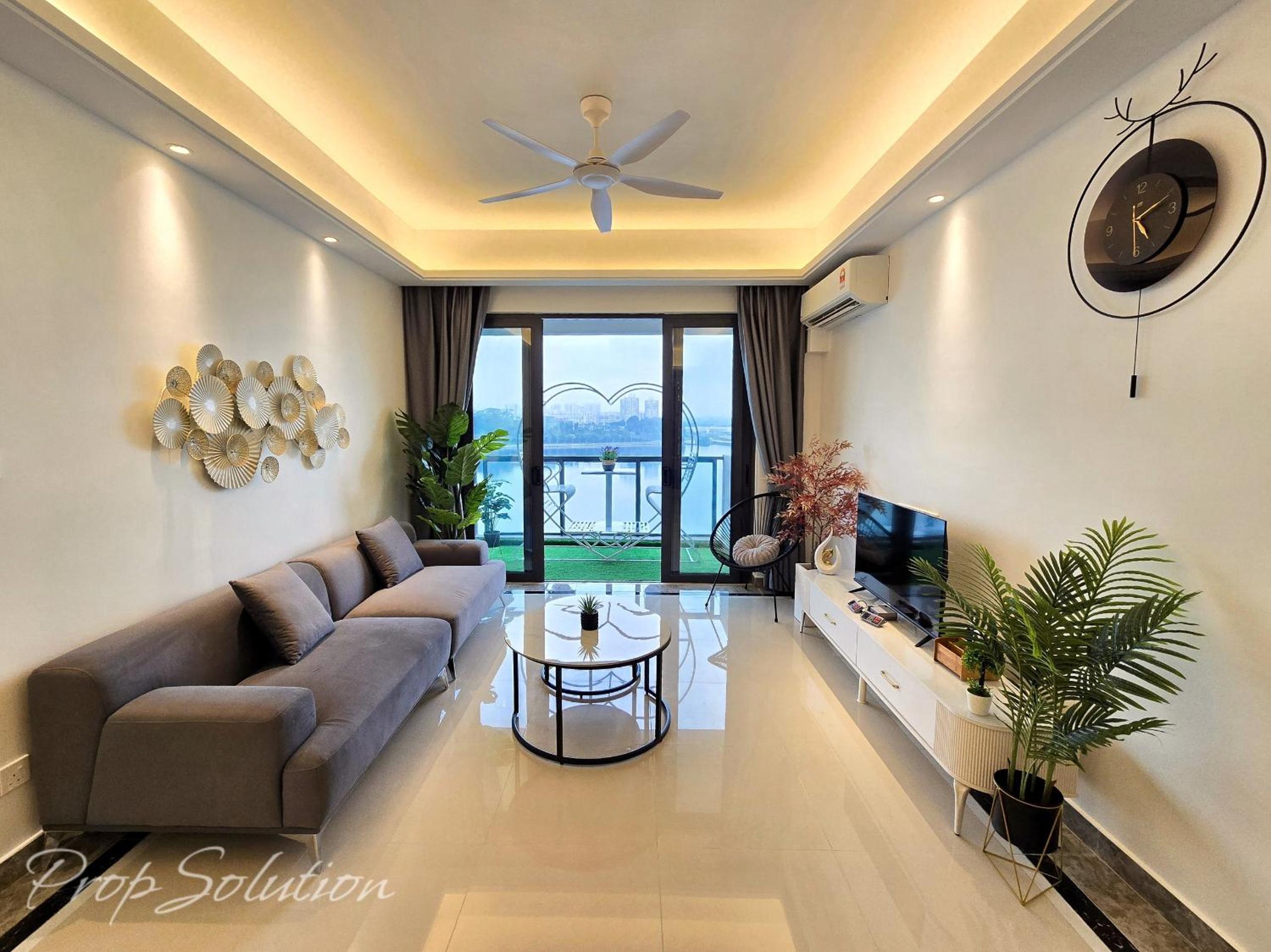Cozy Seaview Suite Johor Bahru CIQ