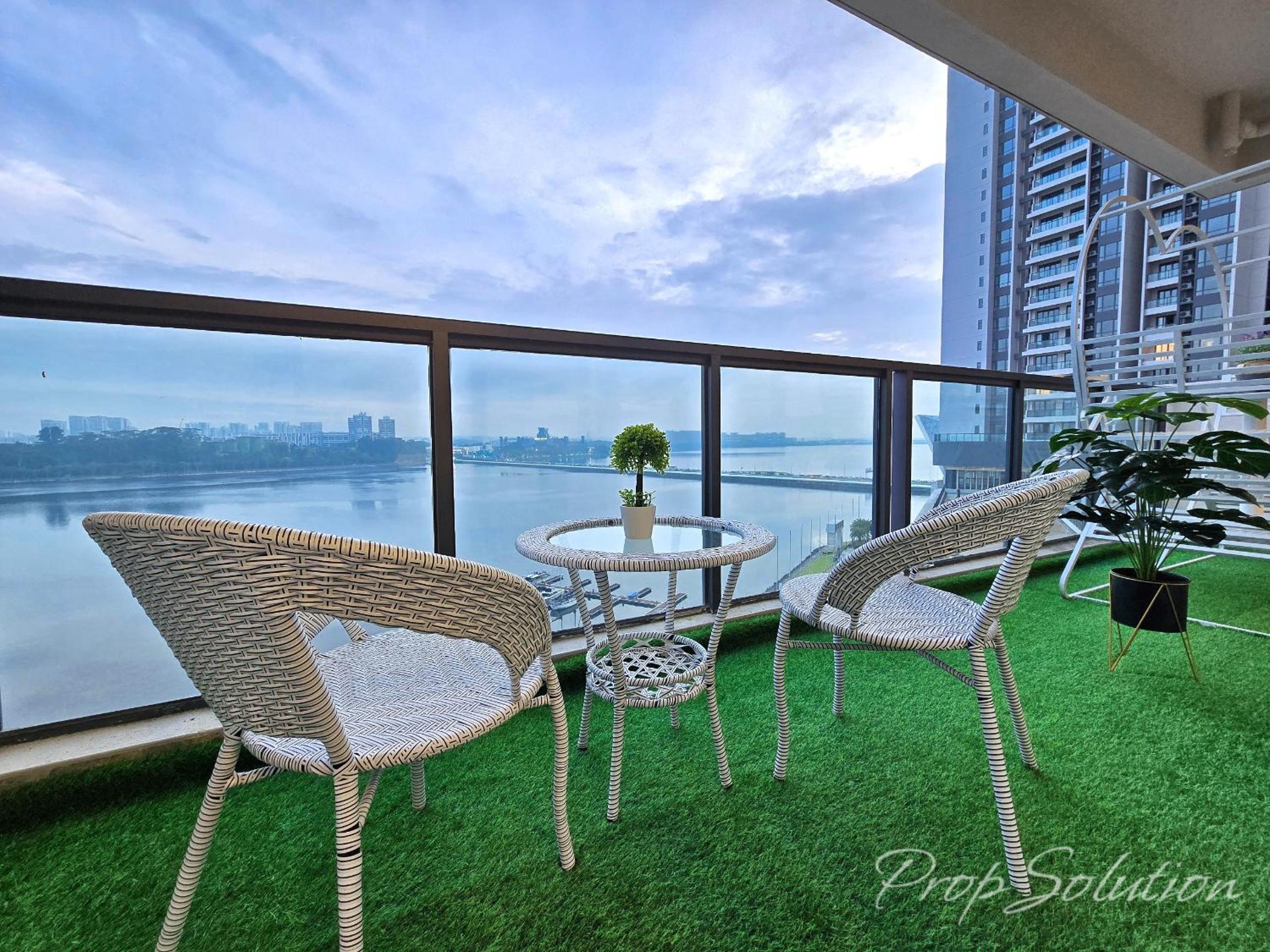Cozy Seaview Suite Johor Bahru CIQ