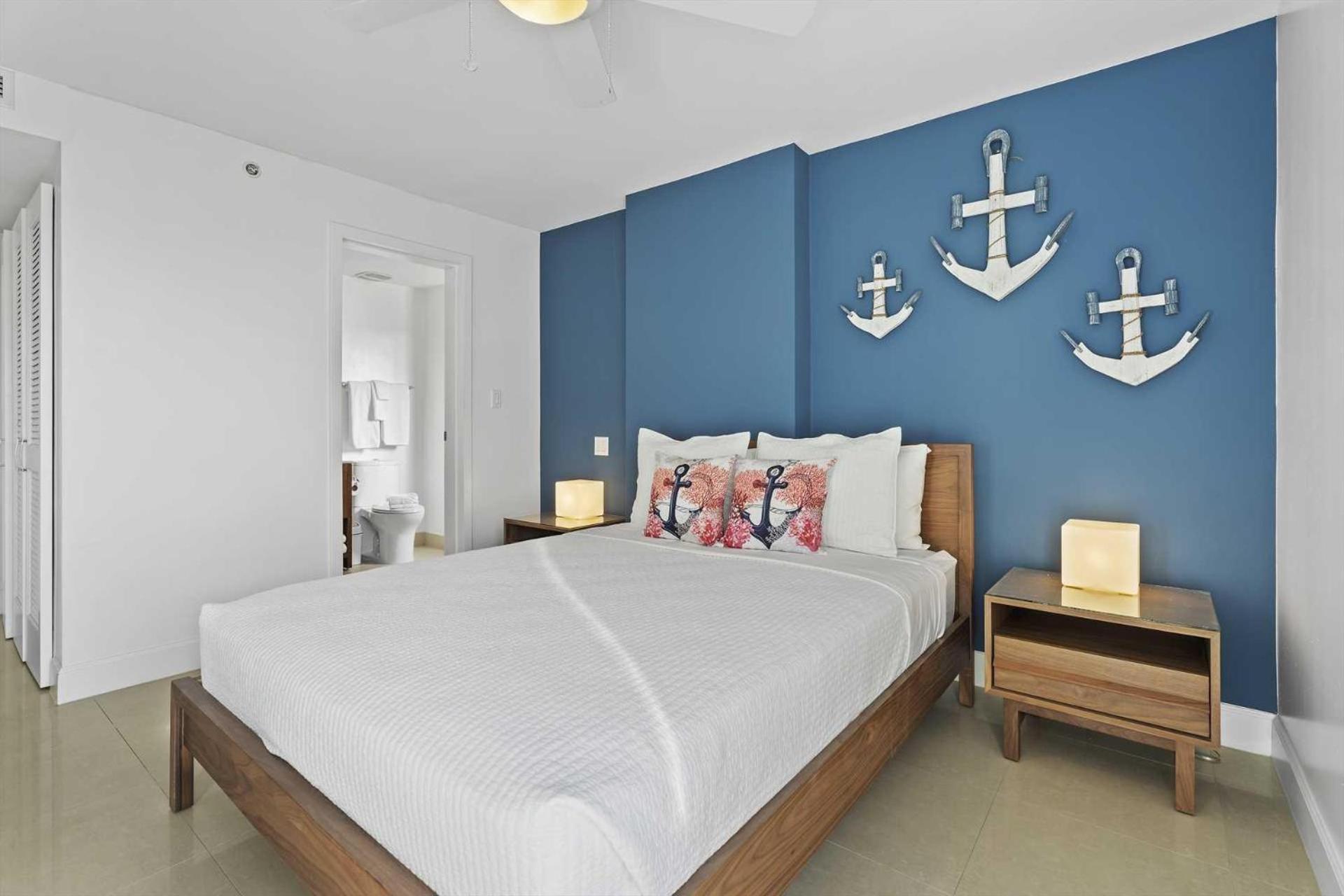Beachfront - Sapphire Vista 3BR condo - A247