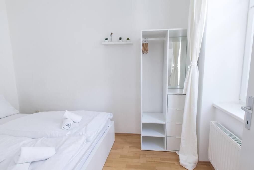 josef's home I Tiny Bird Apartment I UNO-City