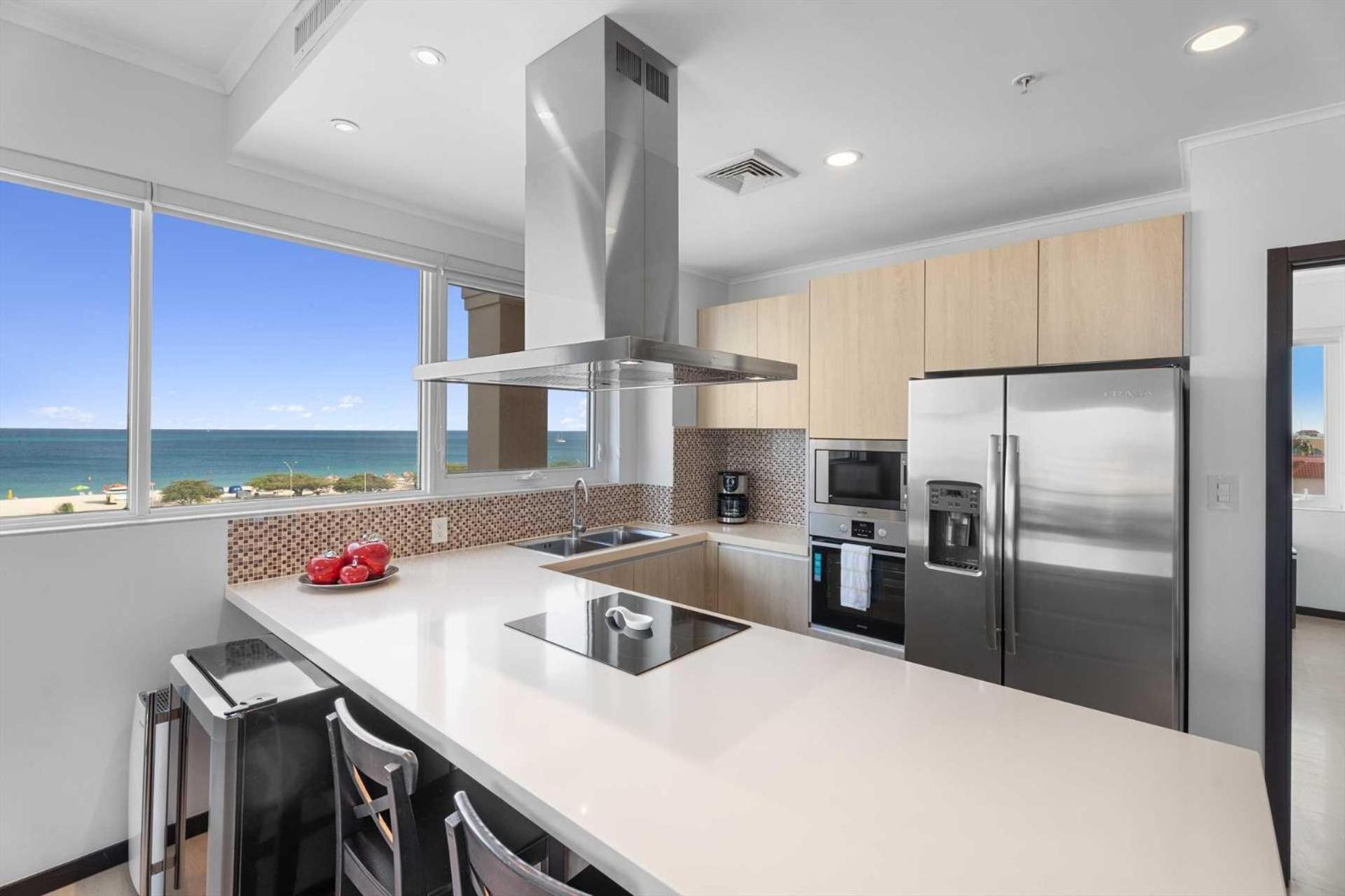 Beach View - Vista Paradiso 2BR condo - LV410