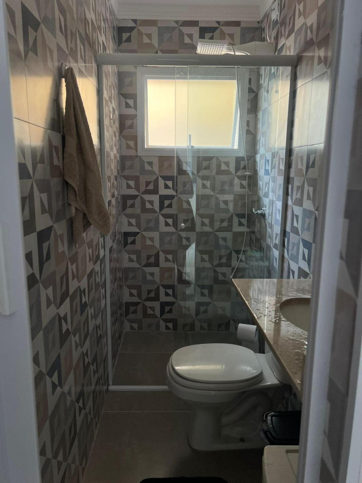 Lindo apartamento Guarujá Pitangueiras -3 Dormitórios 80 metros da praia
