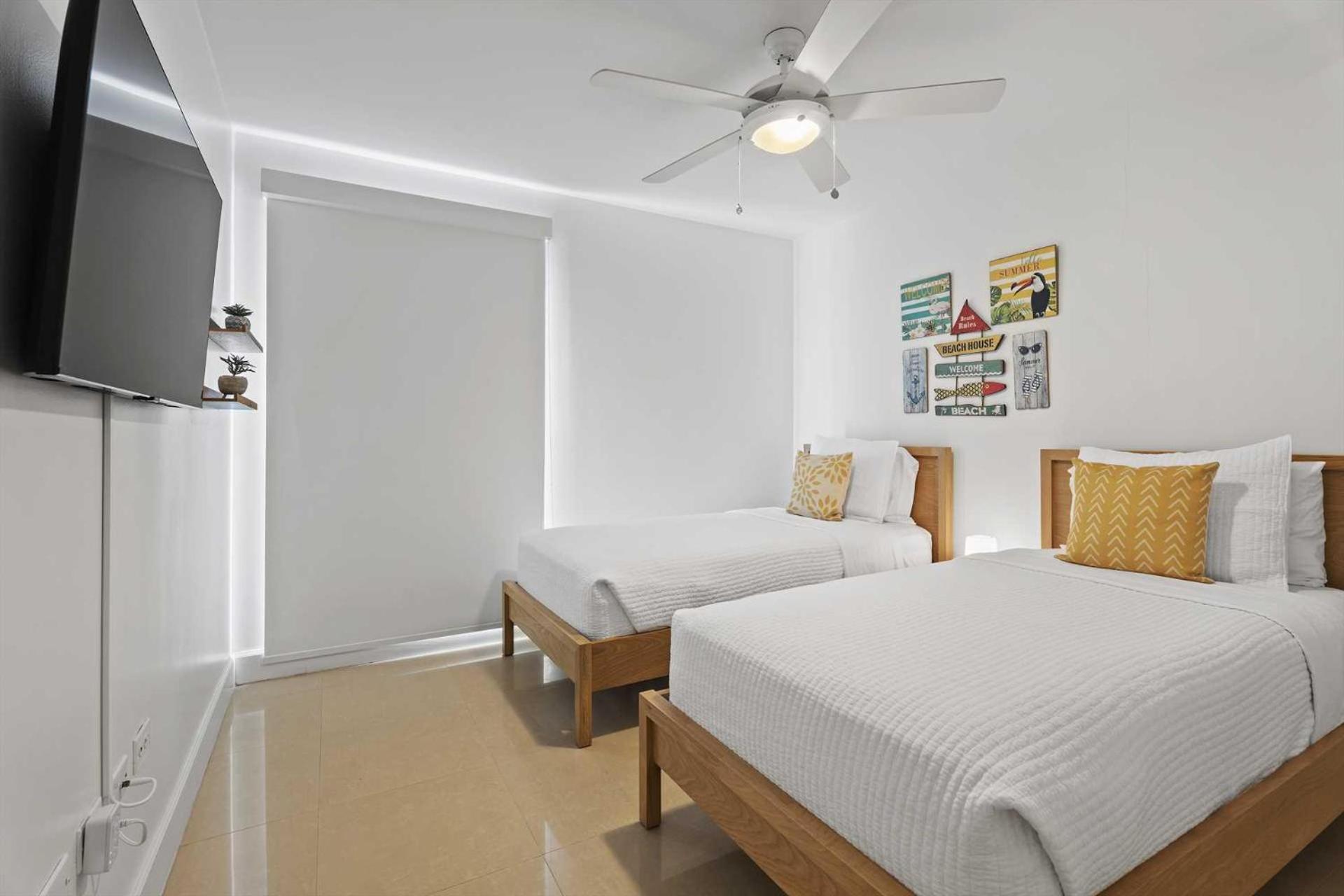 Beachfront - Sapphire Vista 3BR condo - A247