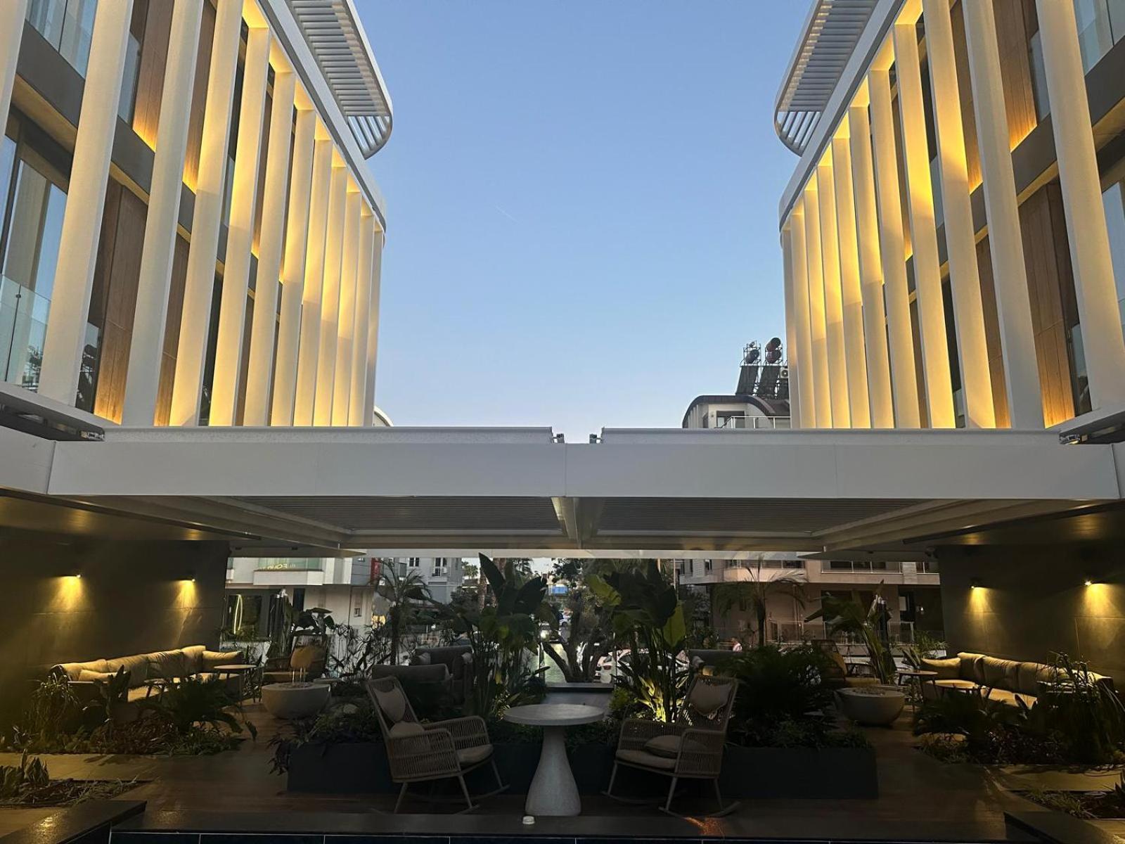 FOUR HILLS HOTEL - Image 53