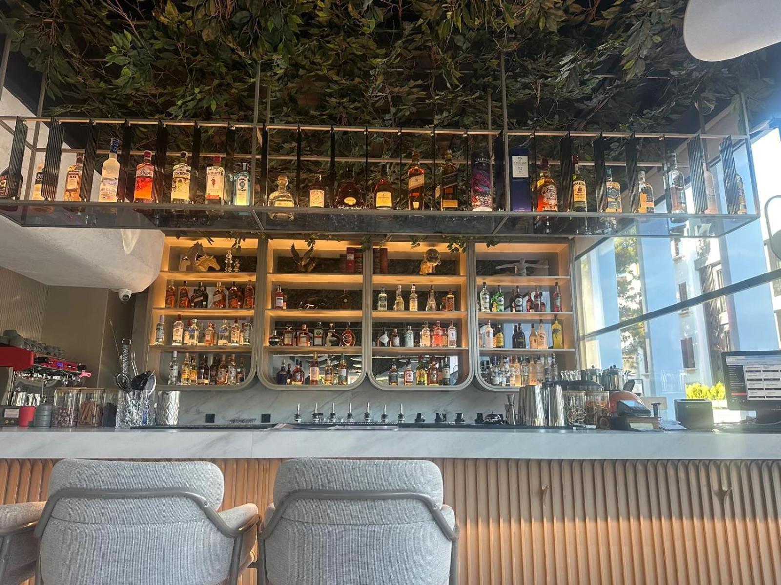 FOUR HILLS HOTEL - Image 54