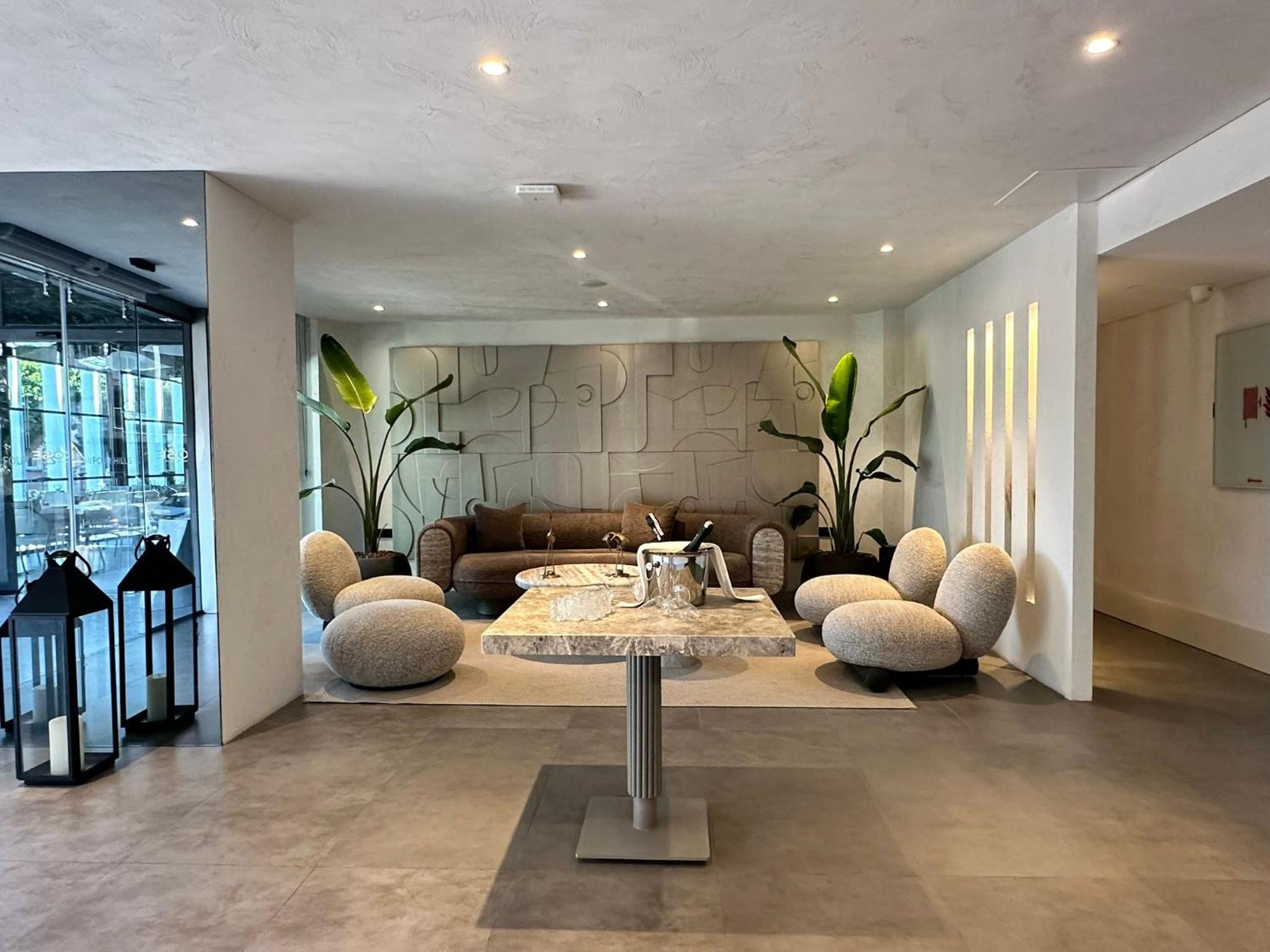 FOUR HILLS HOTEL - Image 55