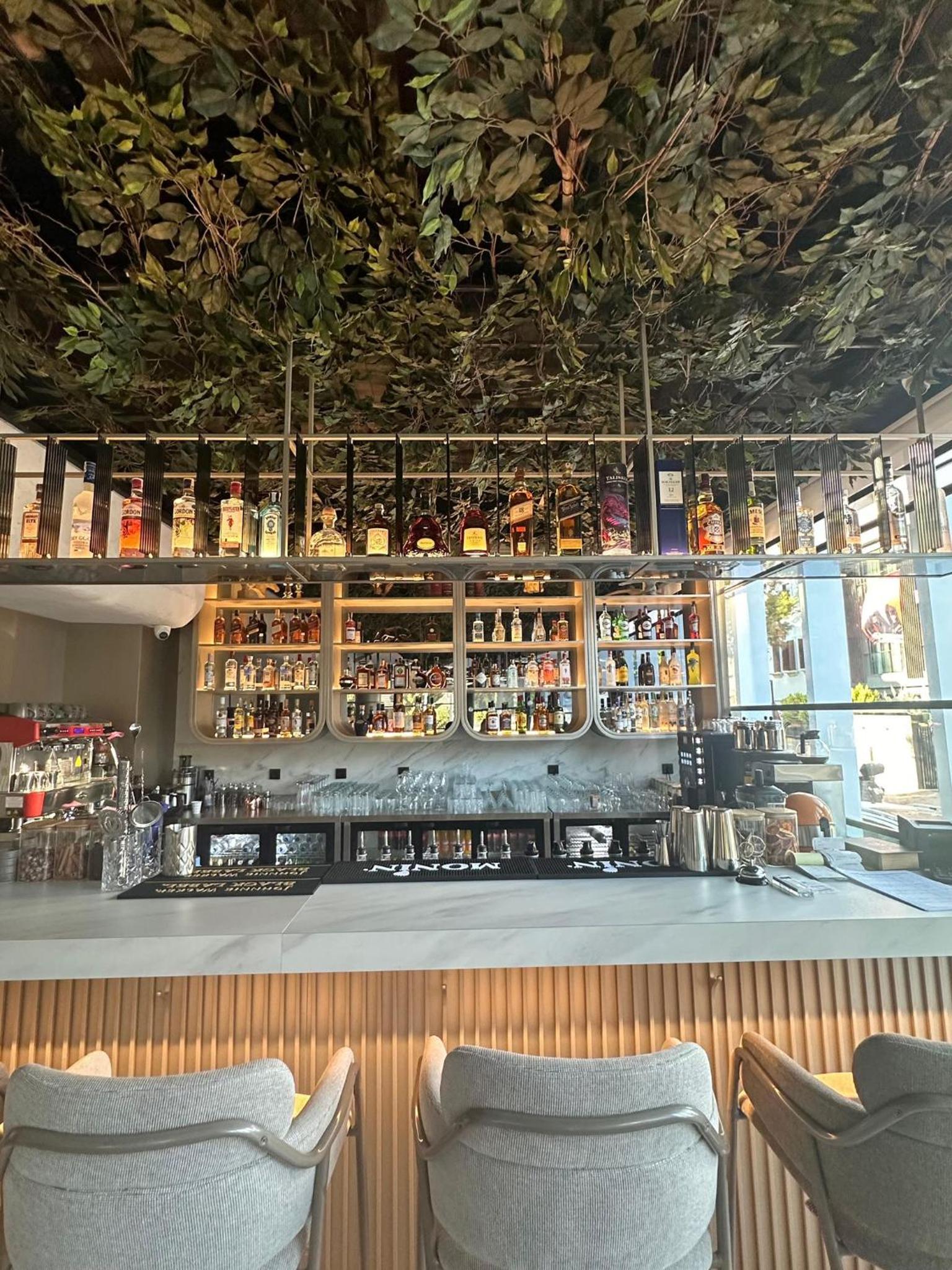 FOUR HILLS HOTEL - Image 57