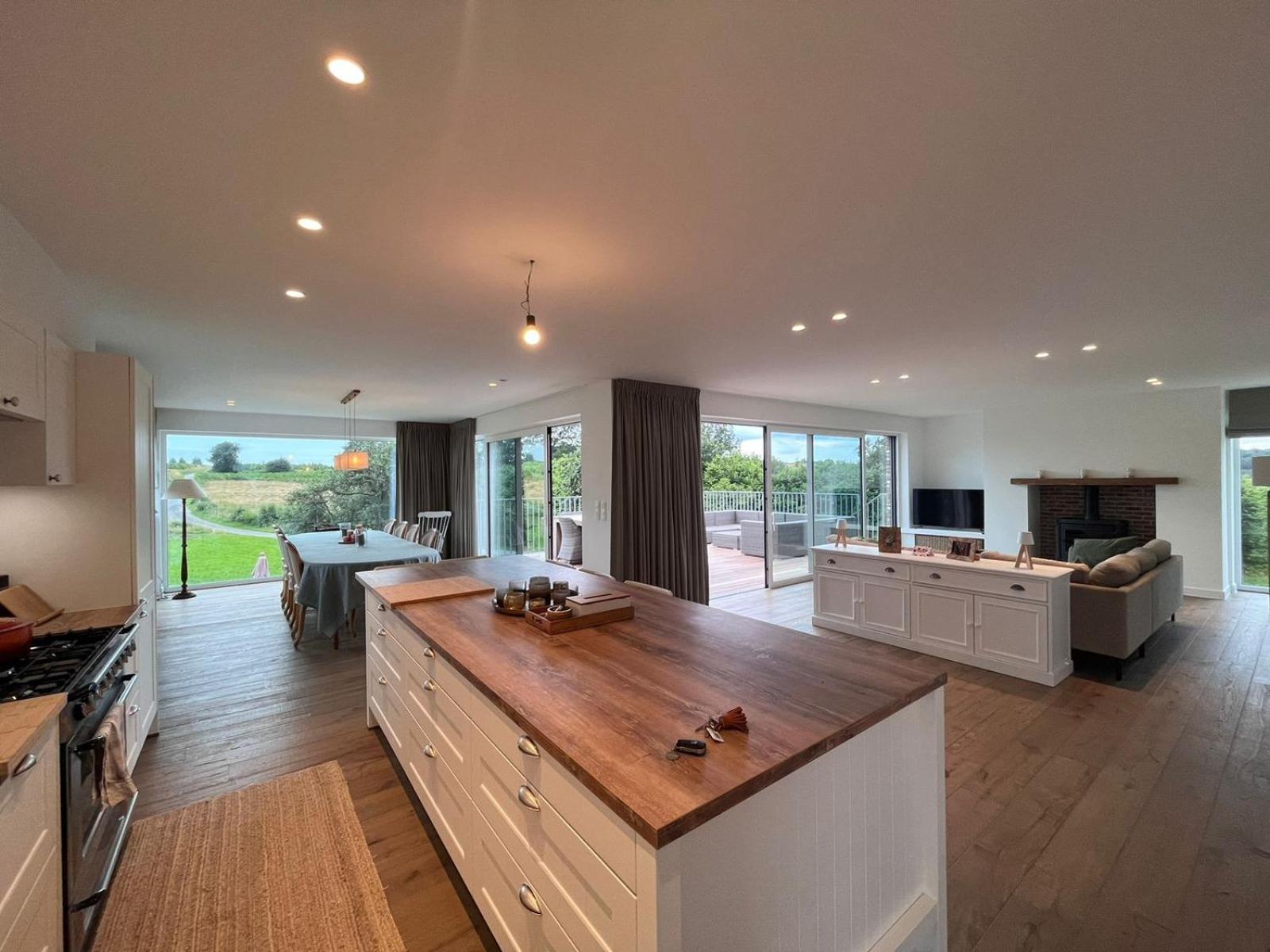 Maison MadArt surround yourself in nature