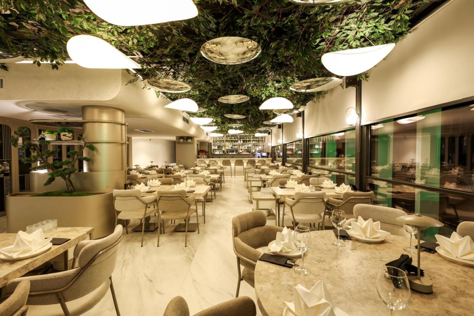 FOUR HILLS HOTEL - Image 59