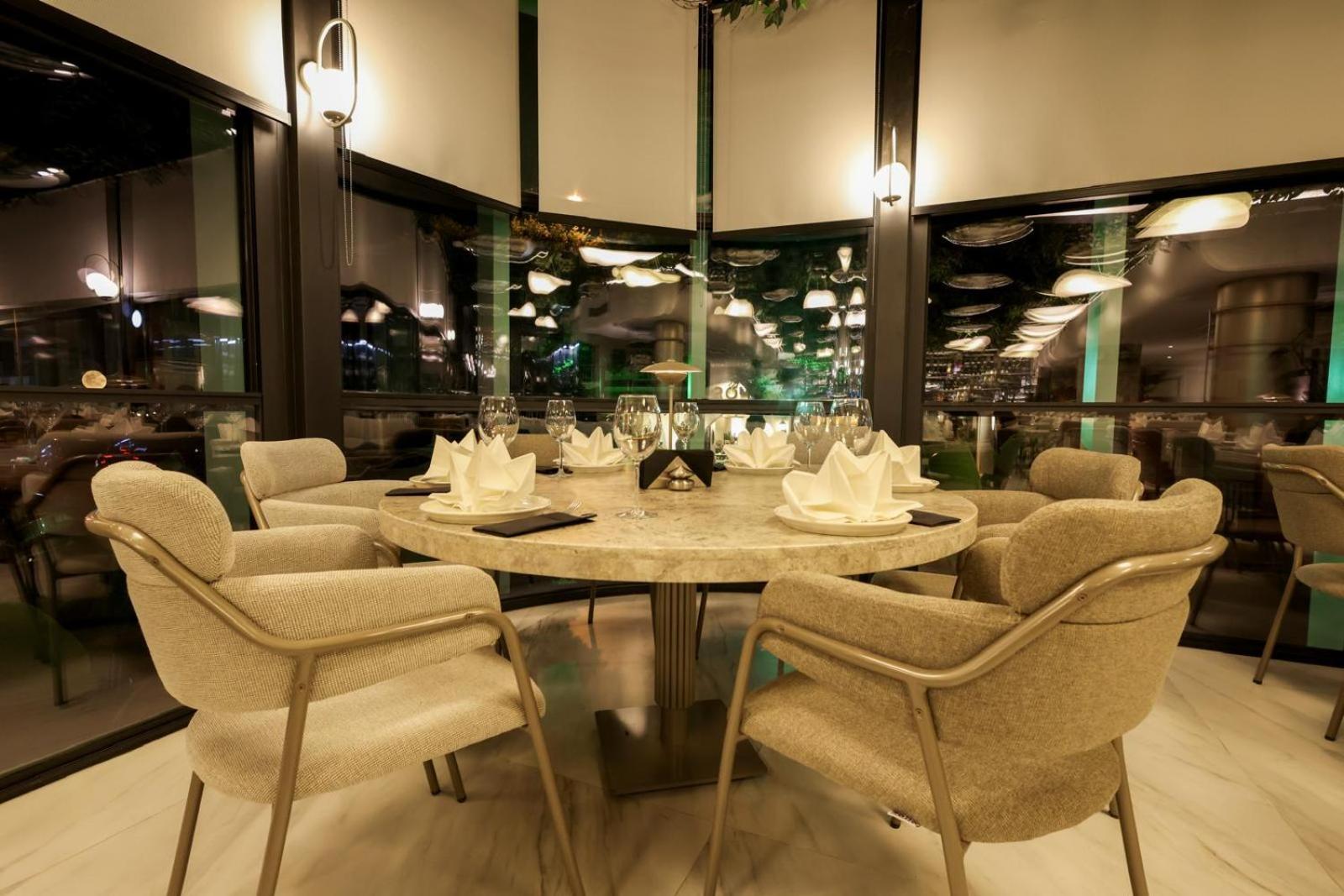 FOUR HILLS HOTEL - Image 62